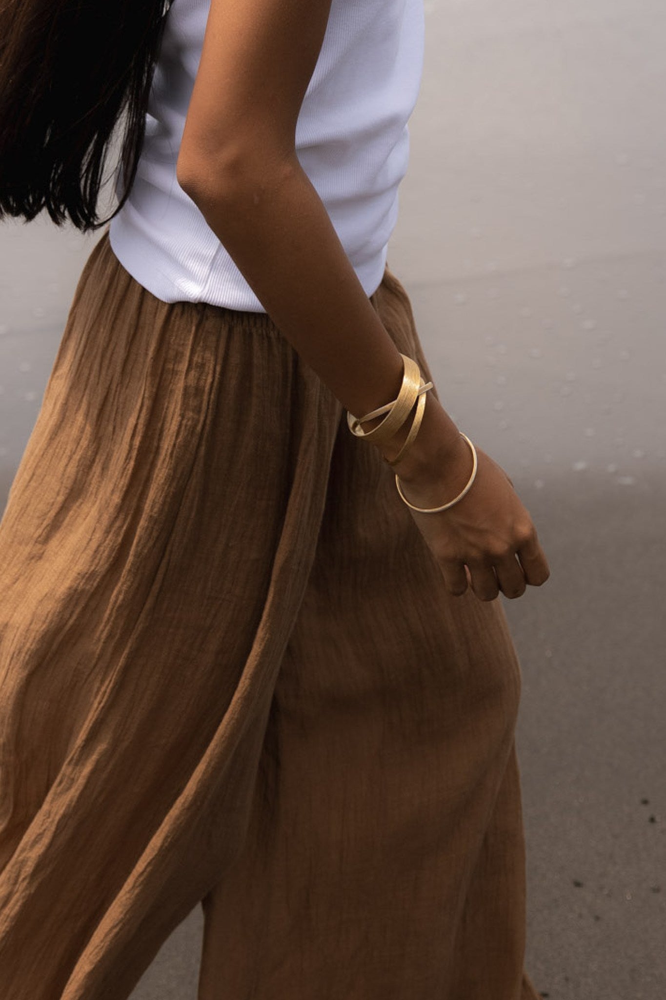 Carved slim bracelet - Rabens Momento I Gold 7 - Rabens Saloner - DK