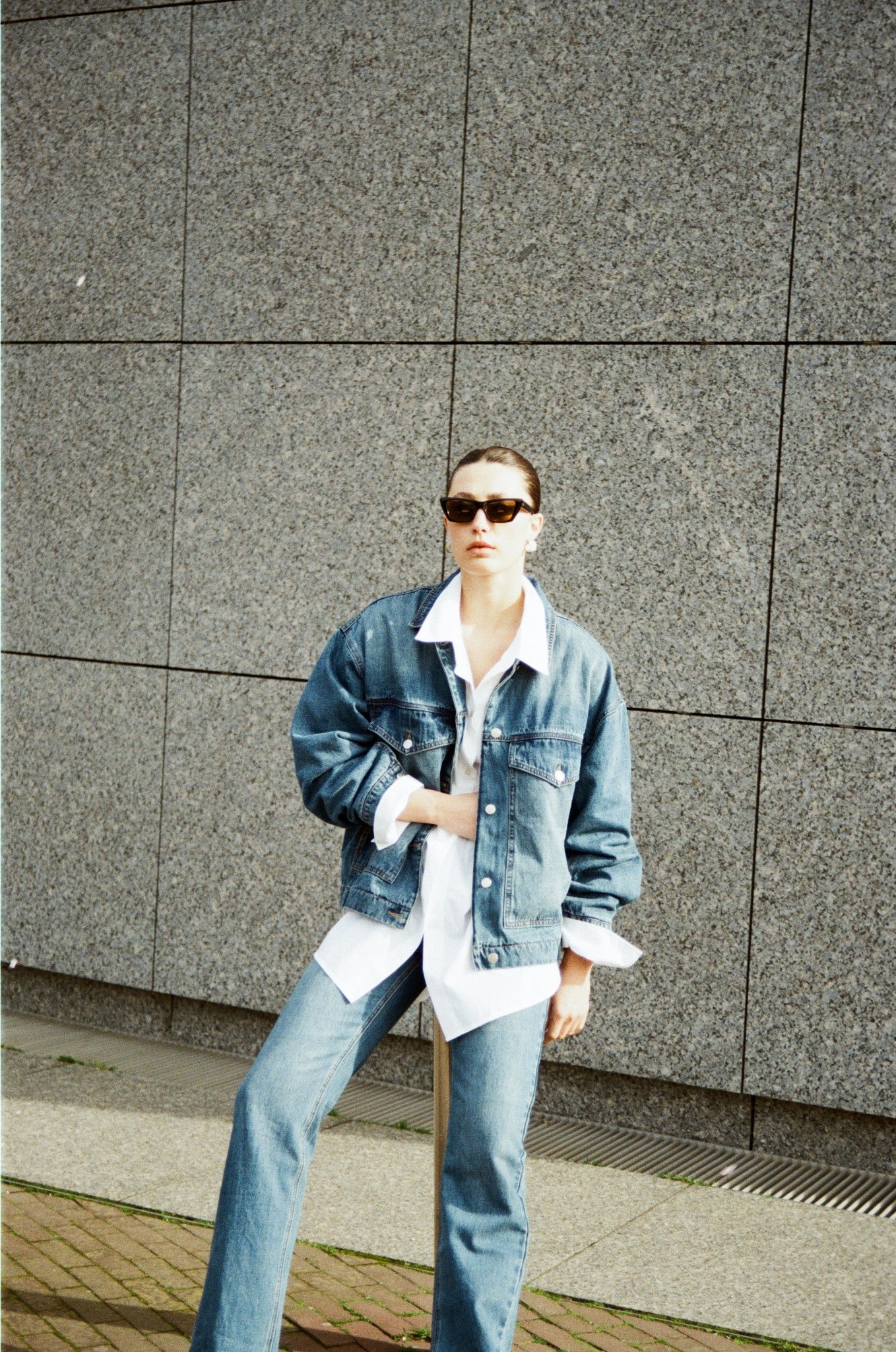 Hellelou - Denim jacket I Washed indigo 2 - Rabens Saloner - DK