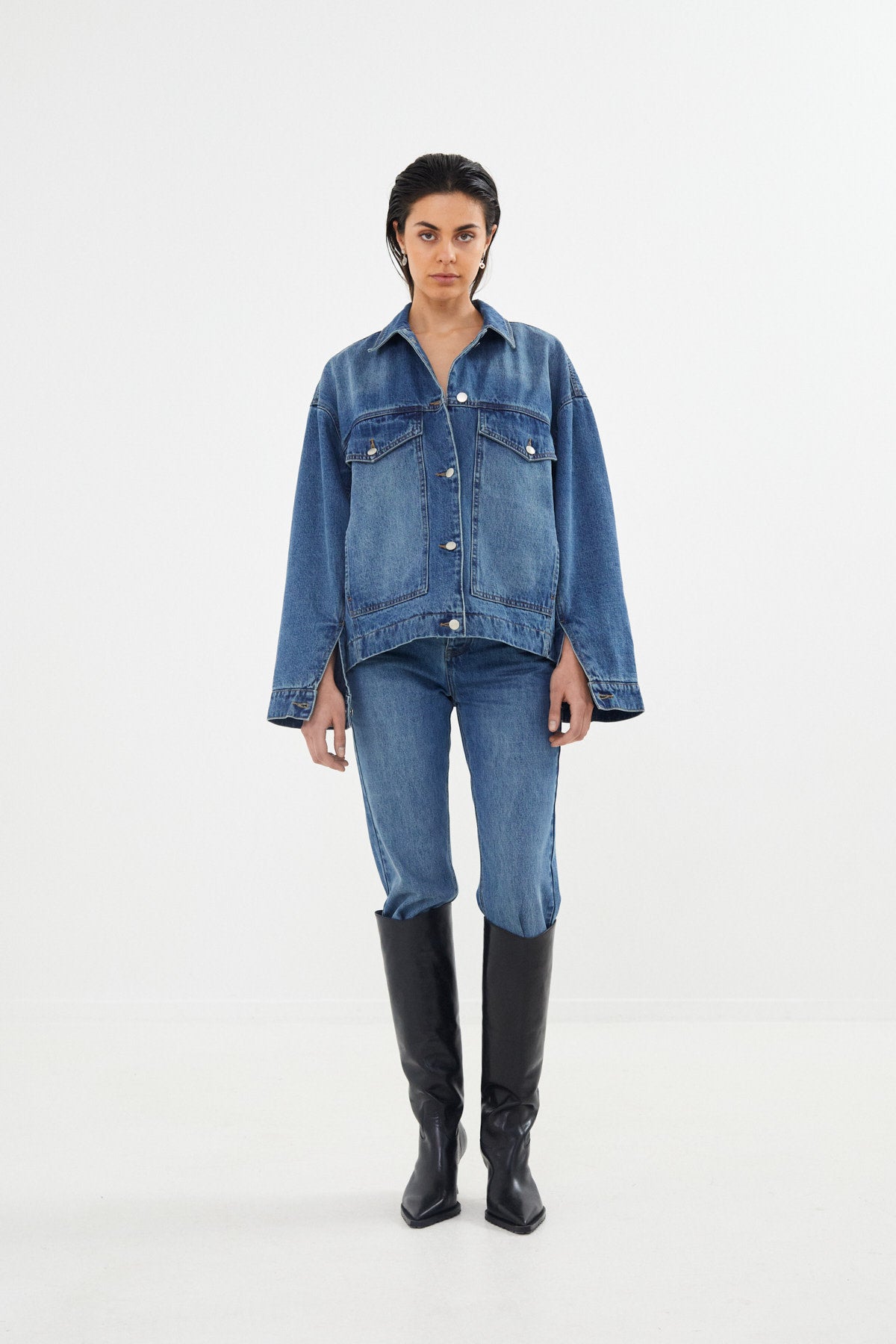 Hellelou - Denim jacket I Washed indigo 4 - Rabens Saloner - DK