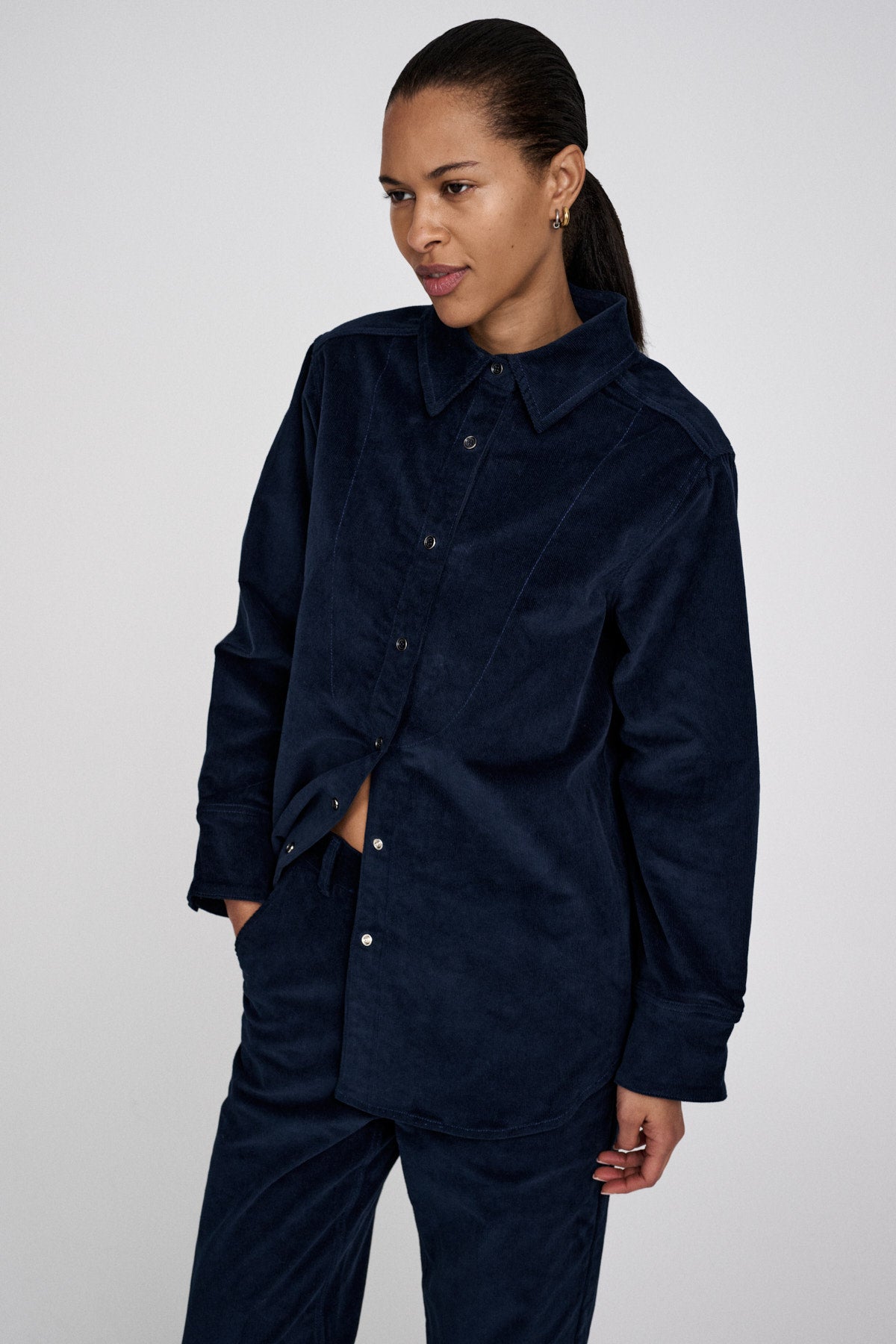 Paia - Baby corduroy shirt I Navy 2 - Rabens Saloner - DK