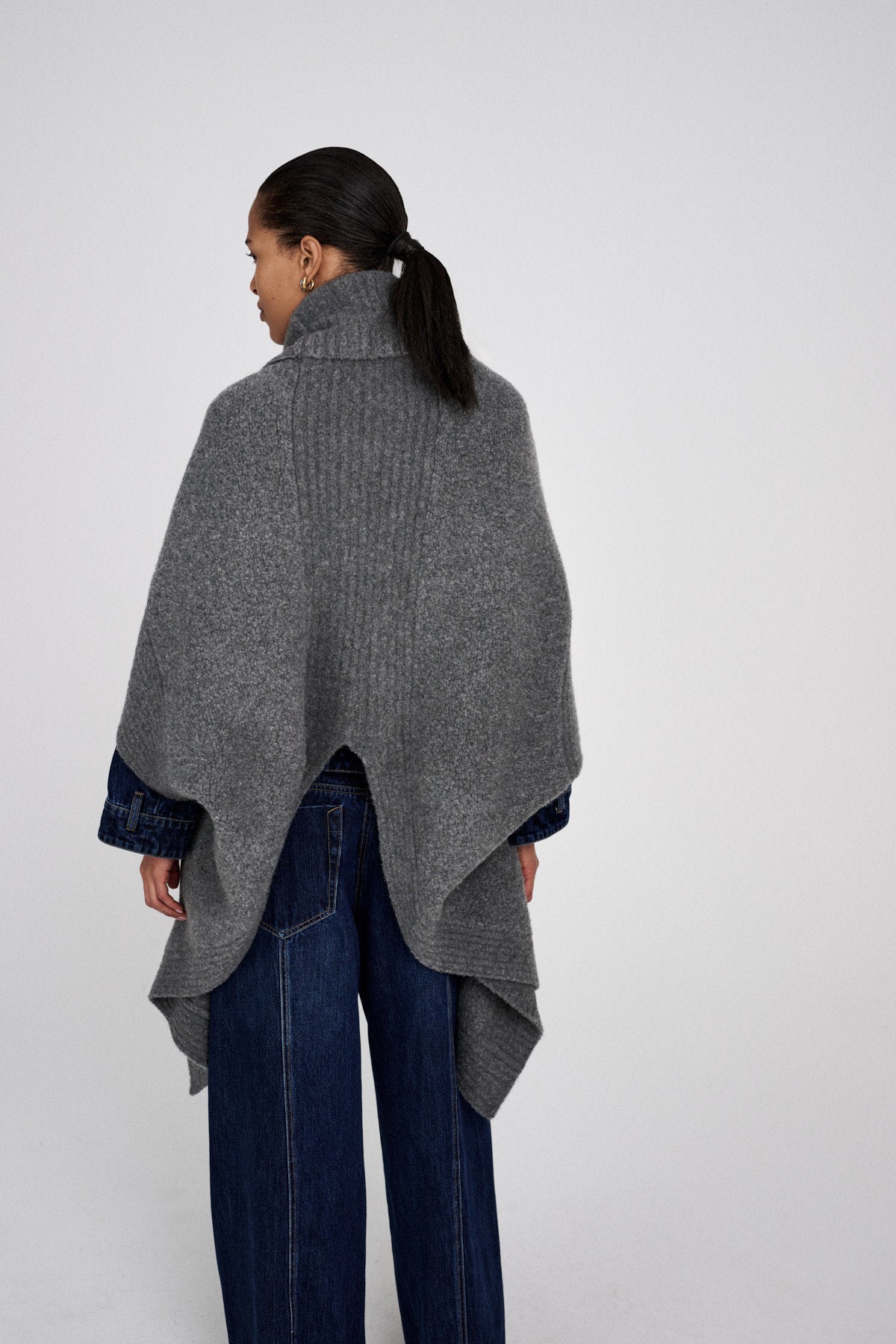 Dorris - Sheep knit cape I Grey melange 5 - Rabens Saloner - DK