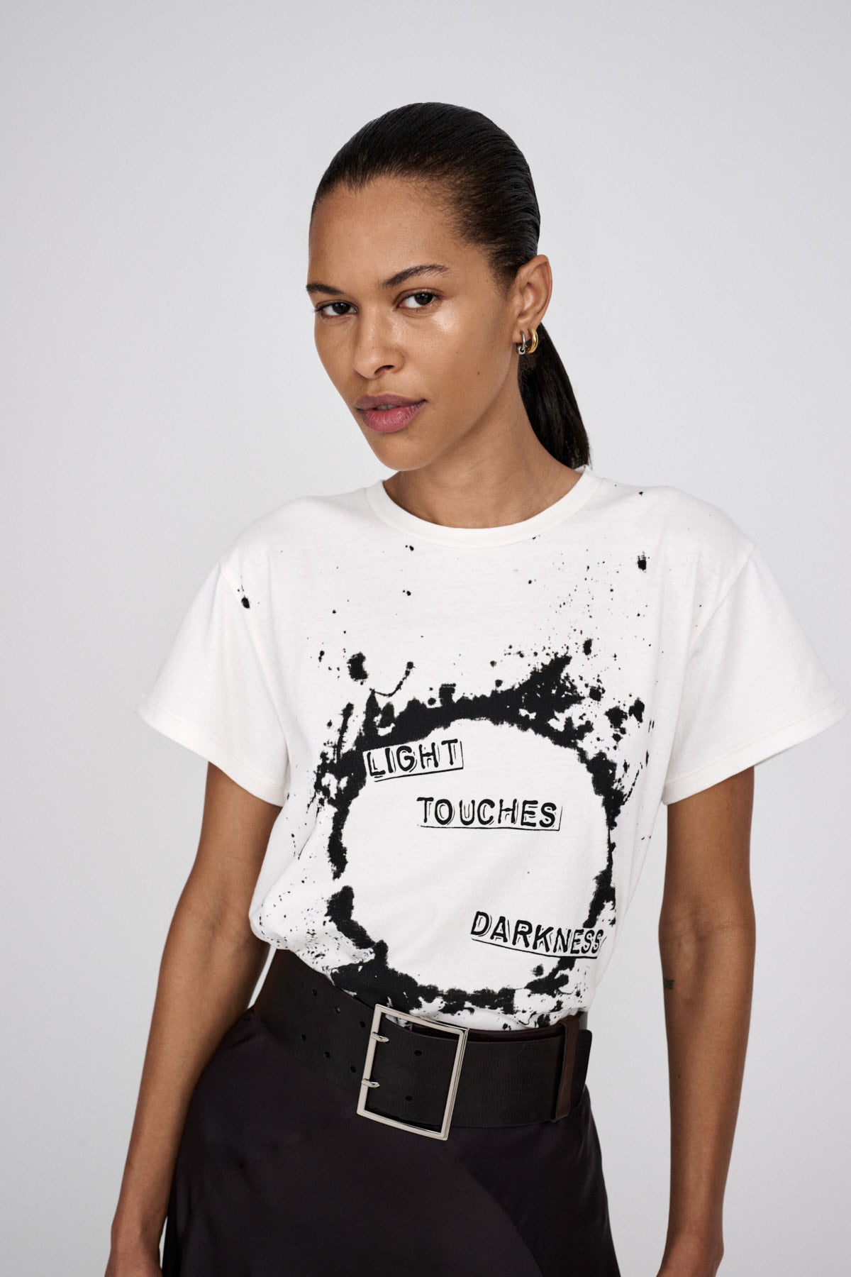 Ambla - Eclipsed print t-shirt I Chalk 1 - Rabens Saloner - DK