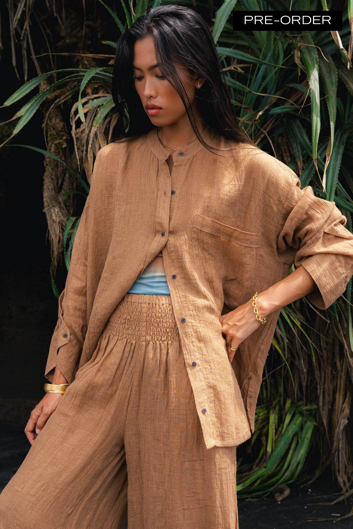 Bobbies - PRE-ORDER I Crinkled oversize shirt I Walnut 1 - Rabens Saloner - DK