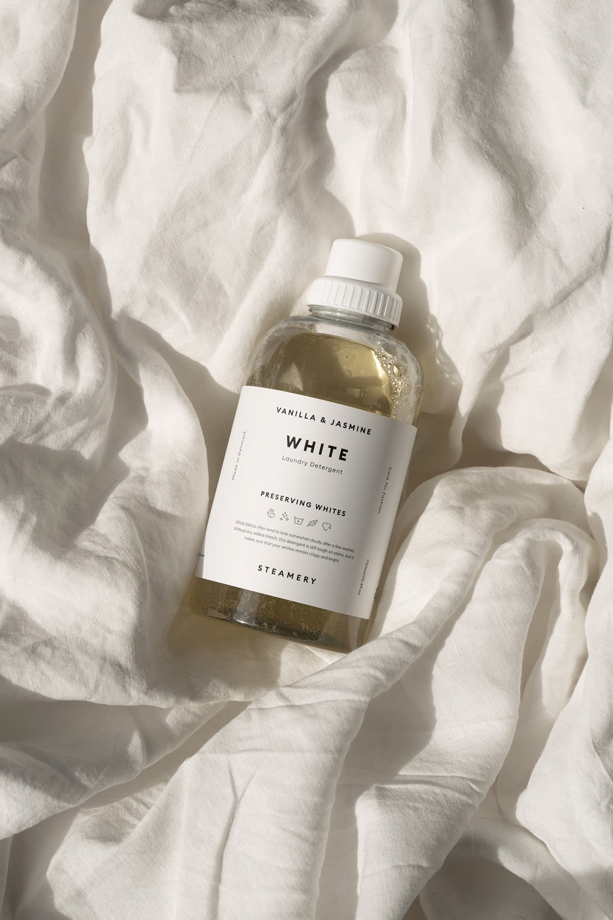 White Laundry Detergent – Steamery I Vanilla & Jasmine 4 - Rabens Saloner - DK