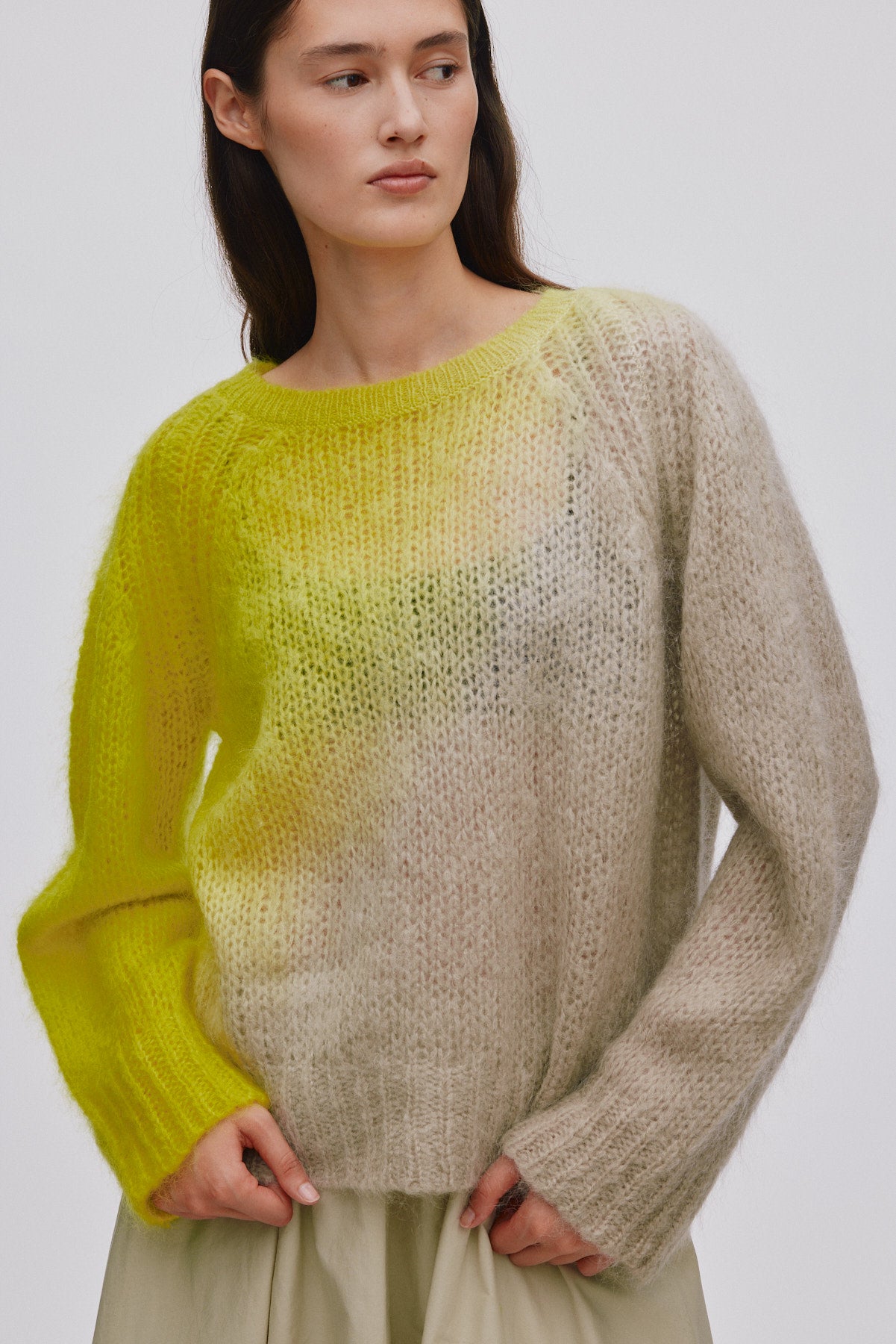 Jasmin - Cross dye boxy sweater I Limeade pelican combo 1 - Rabens Saloner - DK