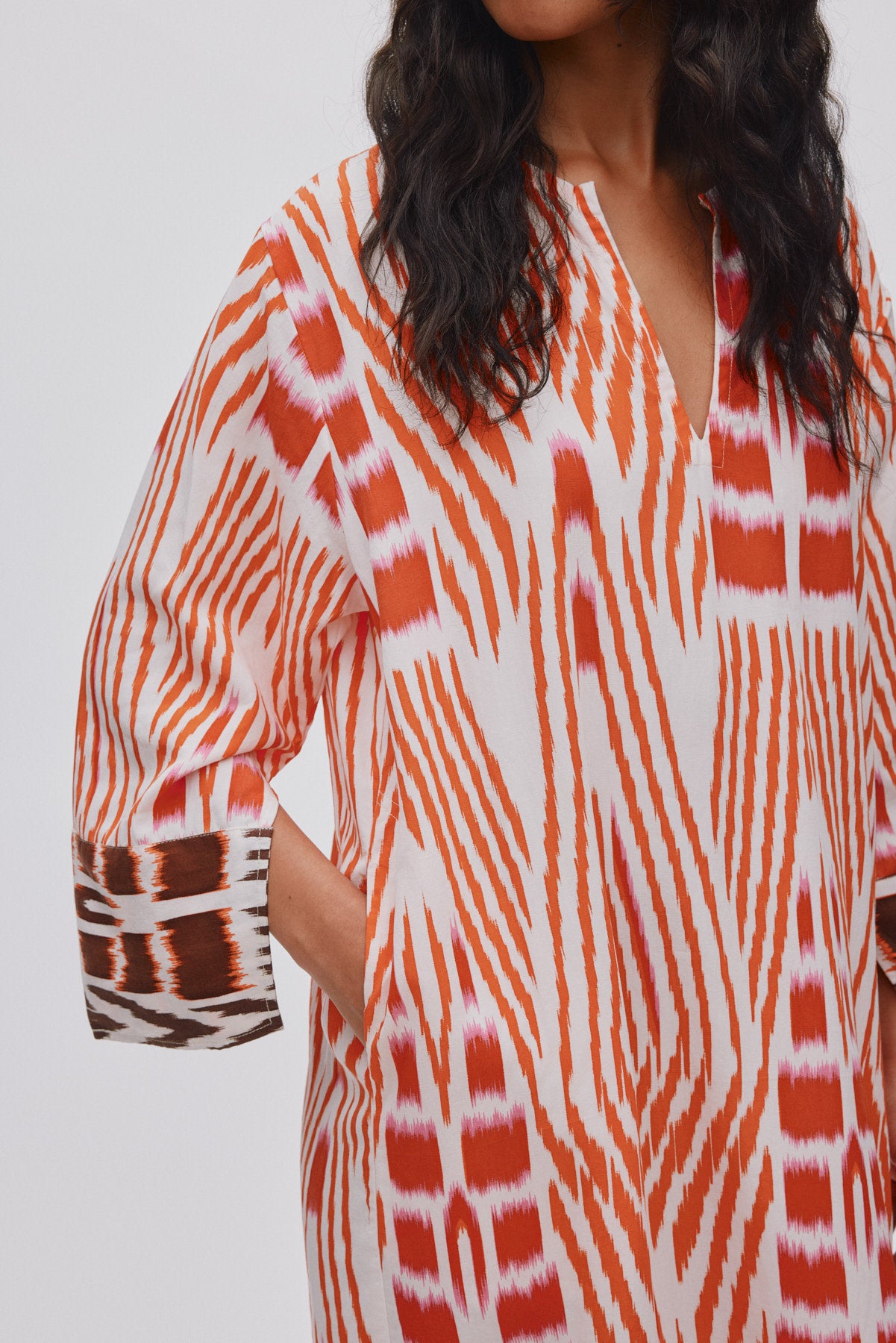 Karimalou - Ikat combo kaftan I Mandarin pink ivory & coffee combo 5 - Rabens Saloner - DK