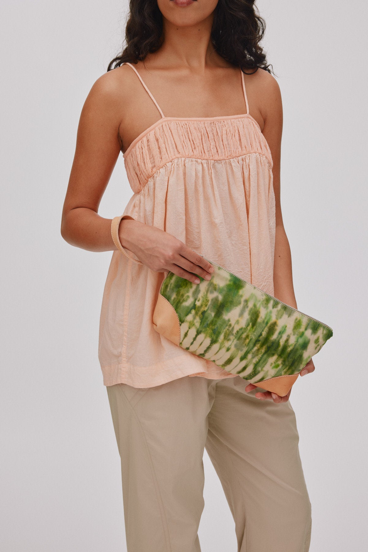 Cecia - Fossil clutch leather details I Army combo 2 - Rabens Saloner - DK