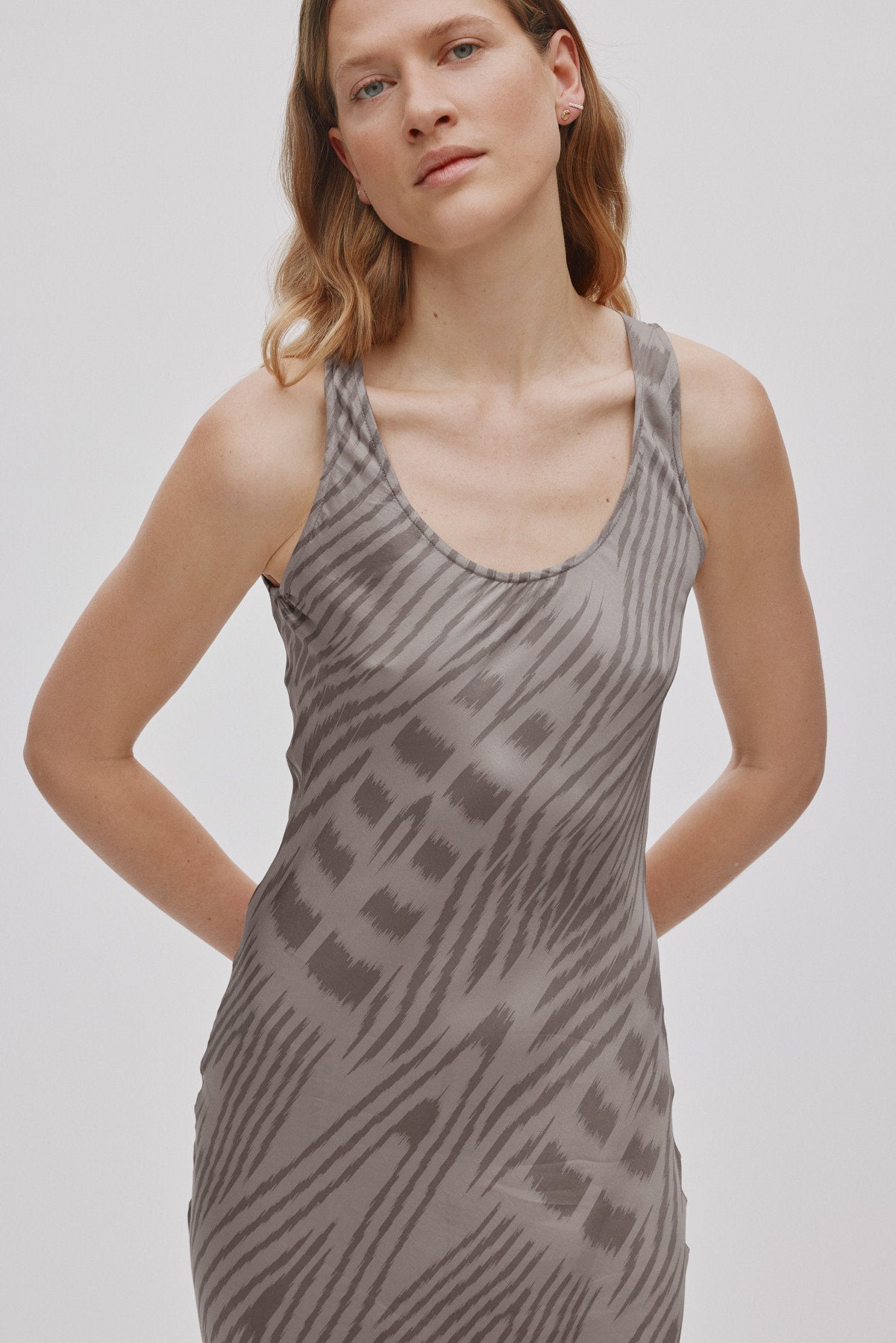 Lavan - Ombre ikat bias dress I Asphalt combo 2 - Rabens Saloner - DK