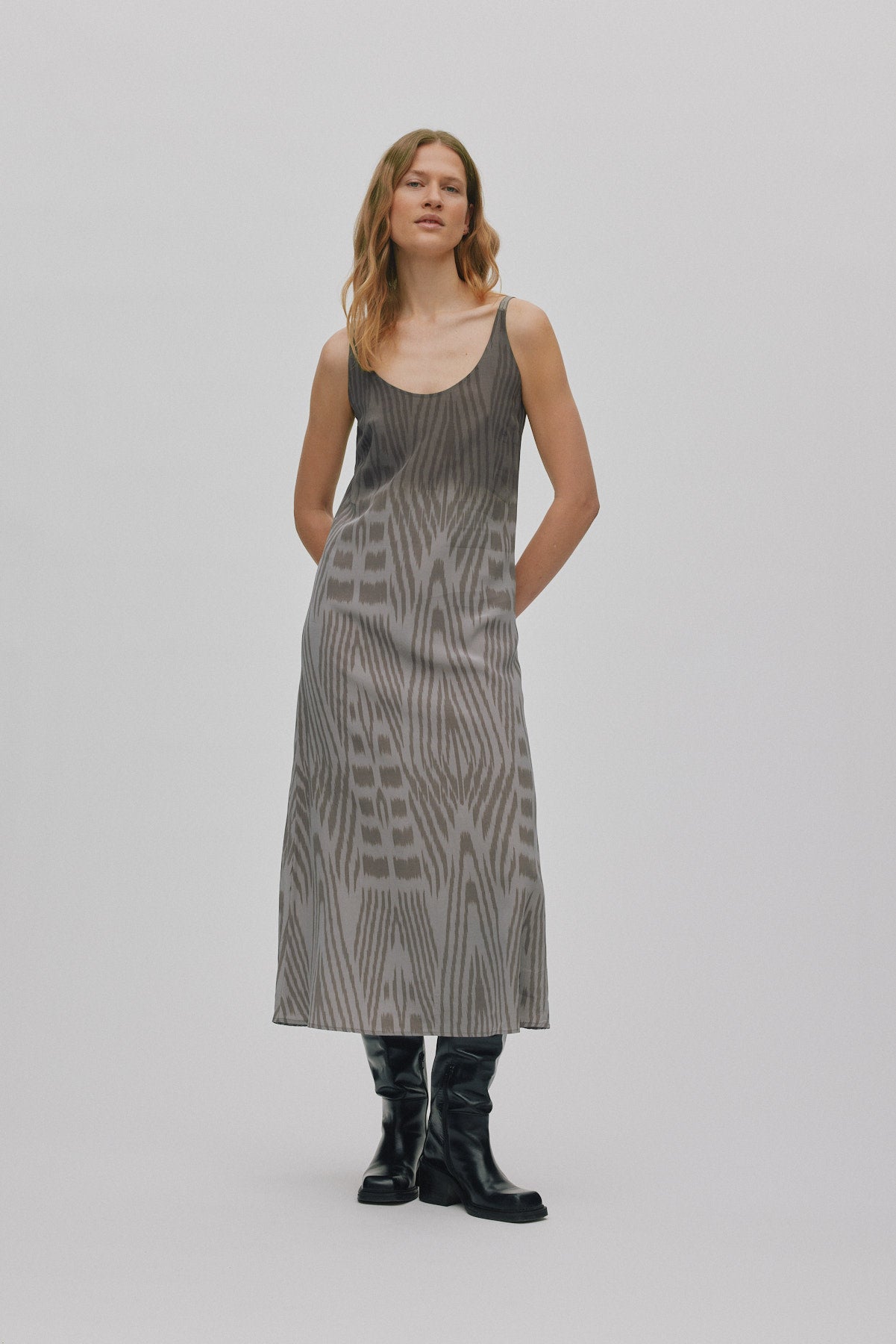 Maice - Ombre ikat slim string dress I Asphalt combo 2 - Rabens Saloner - DK