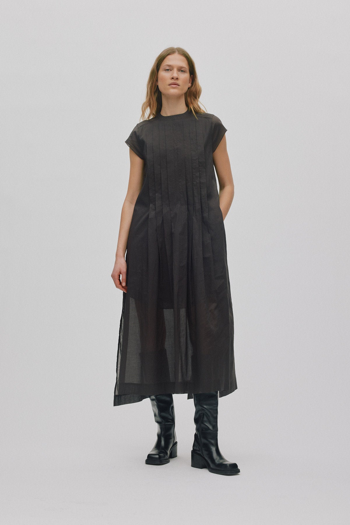Taya - Multi layer long dress I Liquorice 1 - Rabens Saloner - DK