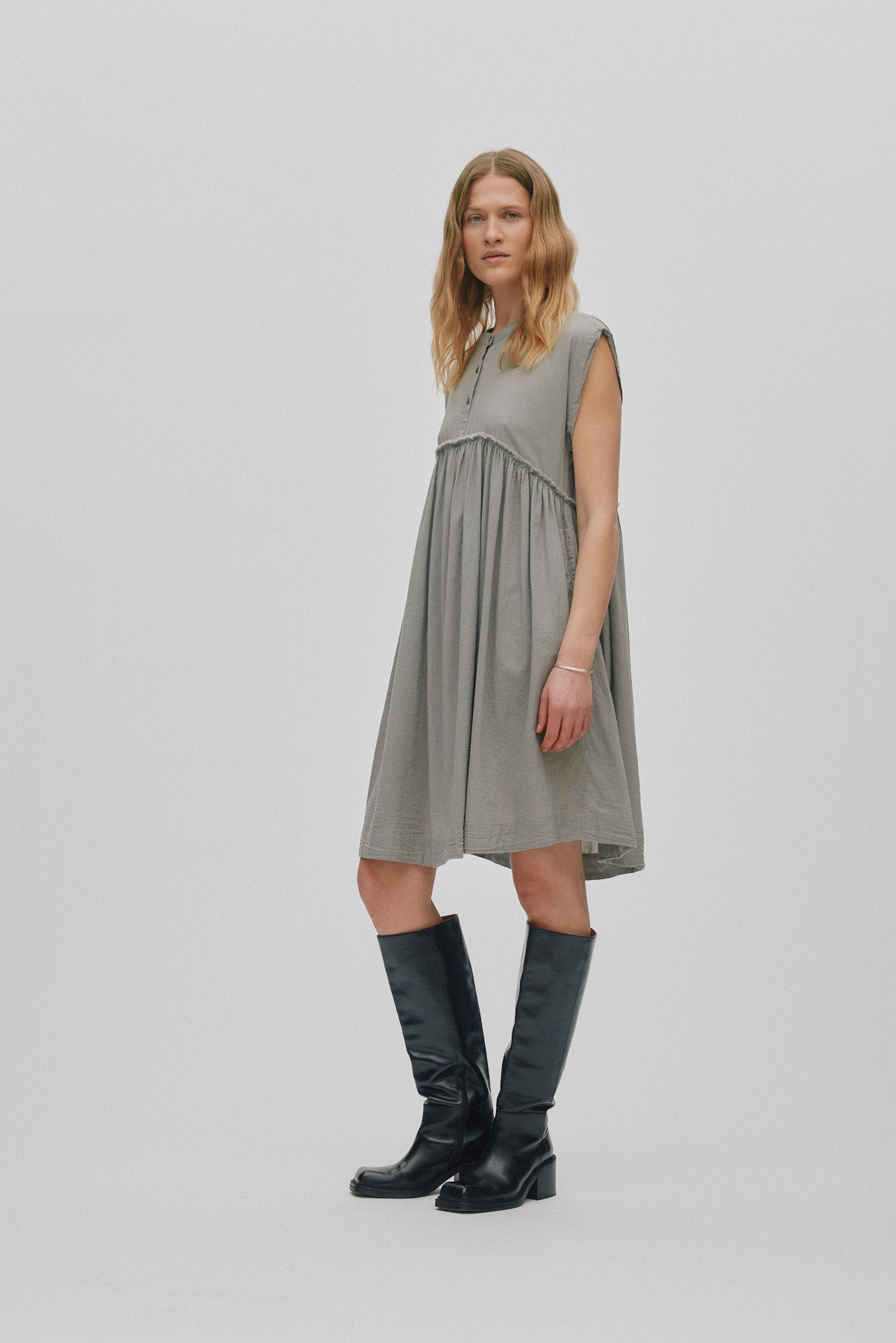 Devina - Cotton dress I Cement 3 - Rabens Saloner - DK