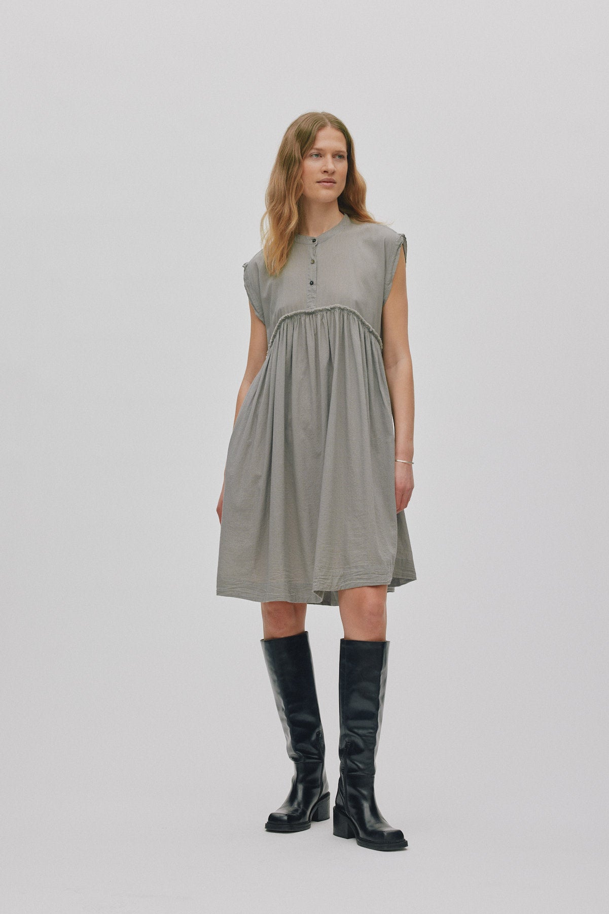 Devina - Cotton dress I Cement 4 - Rabens Saloner - DK