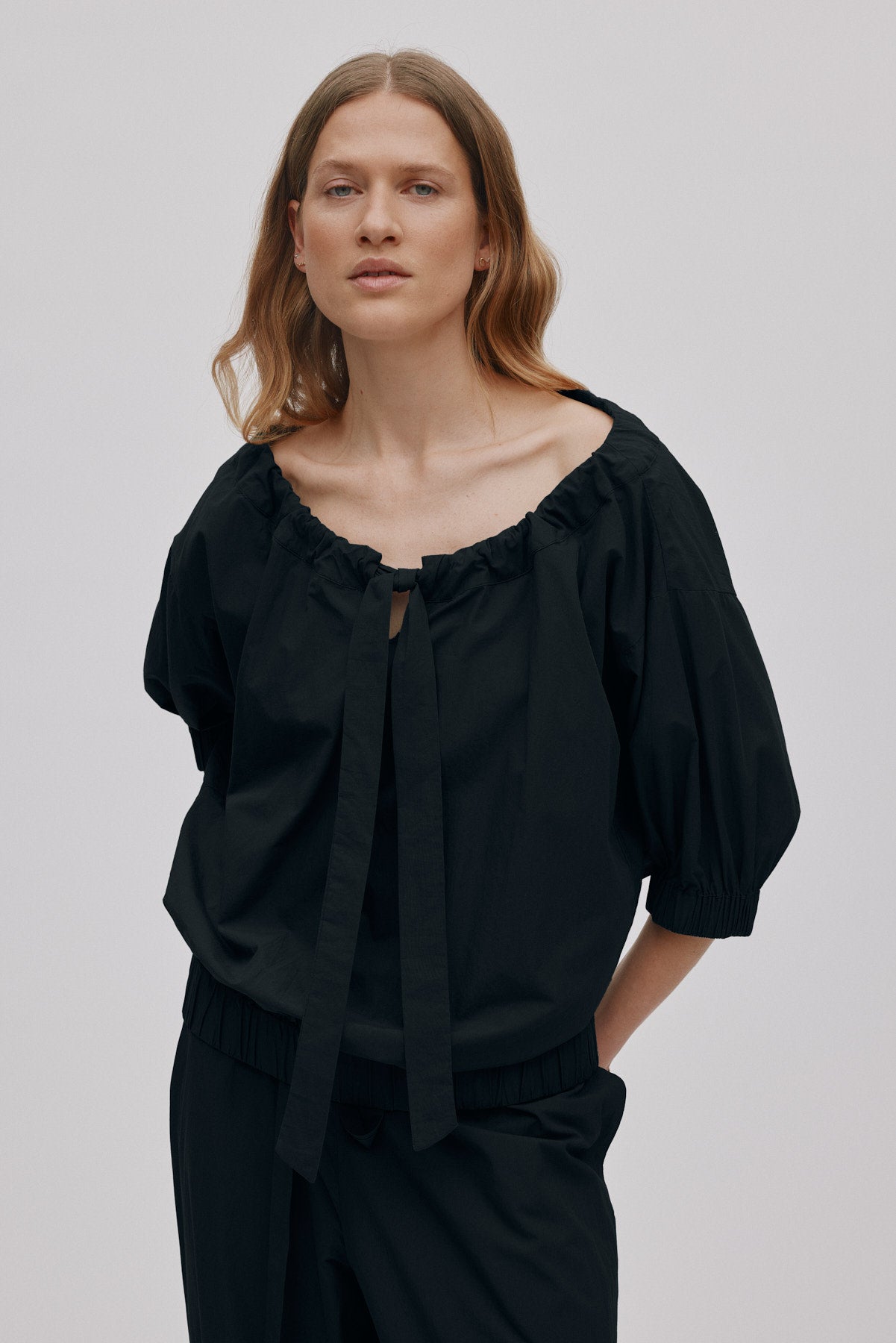 Ingefred - Poplin gathered top I Black 1 - Rabens Saloner - DK
