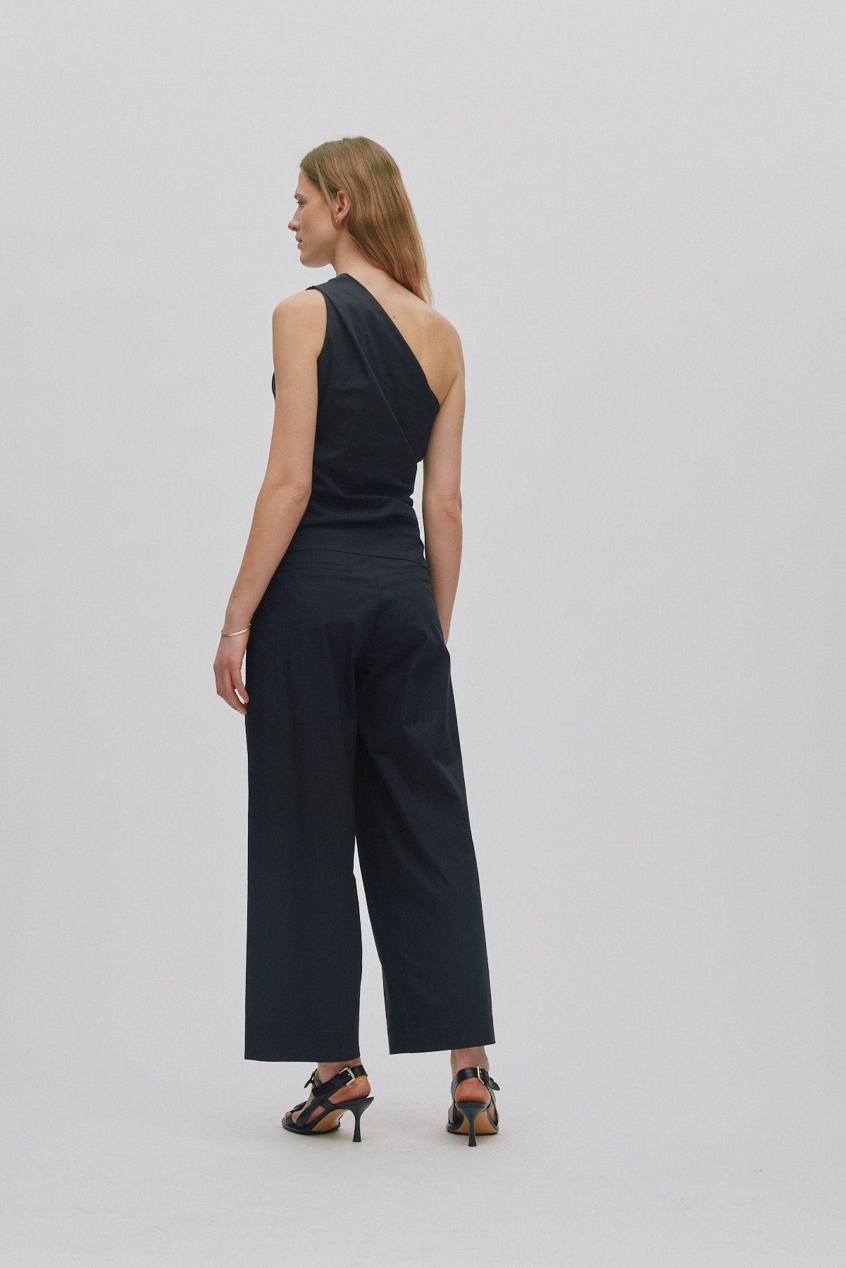 Mirha - Papery one shoulder top I Black 3 - Rabens Saloner - DK