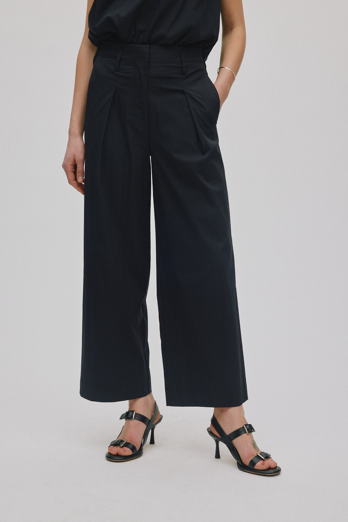 Enel - Papery parallel pants I Black 2 - Rabens Saloner - DK