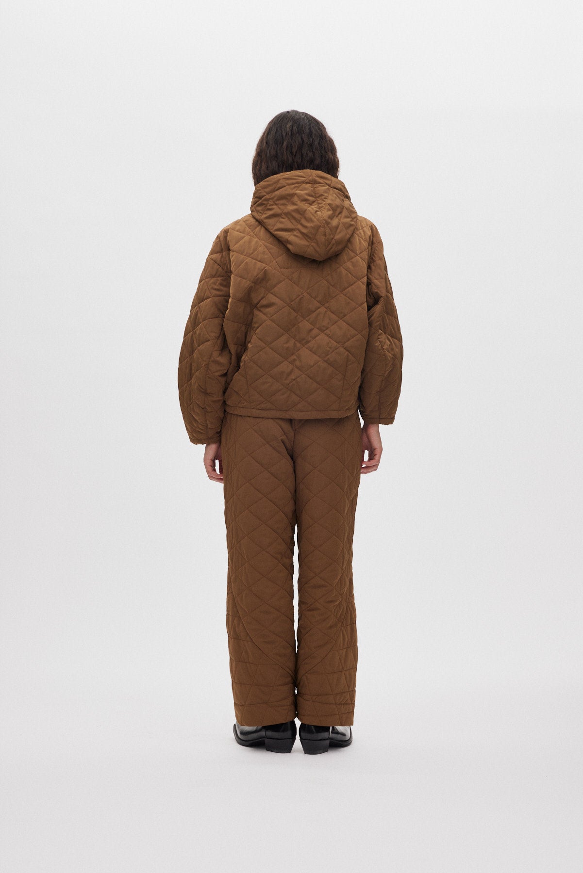 October - Tech quilt shaped pants I Chestnut 3 - Rabens Saloner - DK