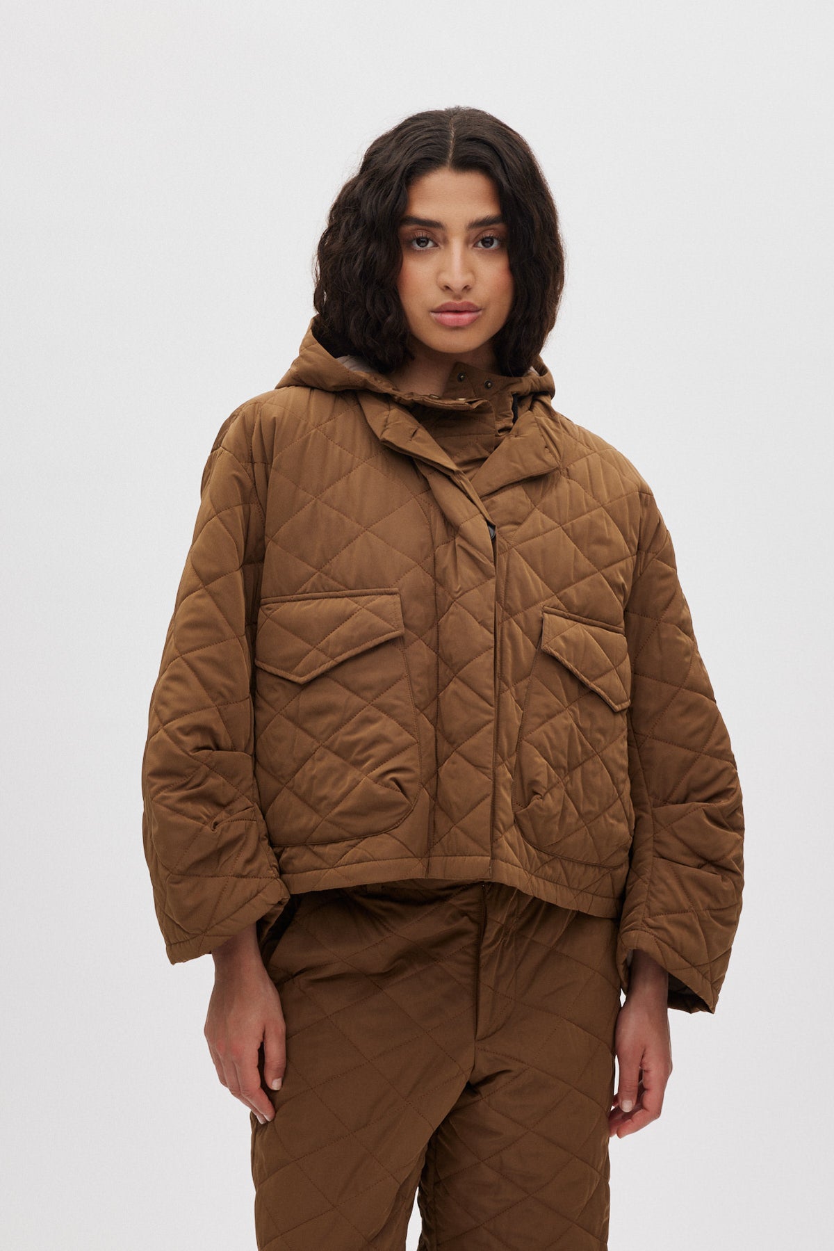 Rhea - Tech quilt jacket I Chestnut 2 - Rabens Saloner - DK