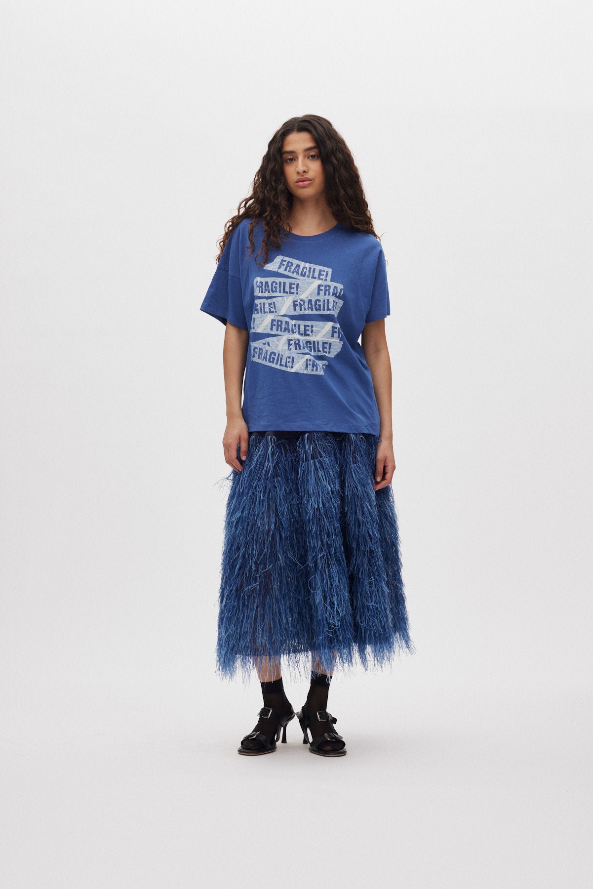 Ary - Fragile boxy t-shirt I Blue 2 - Rabens Saloner - DK