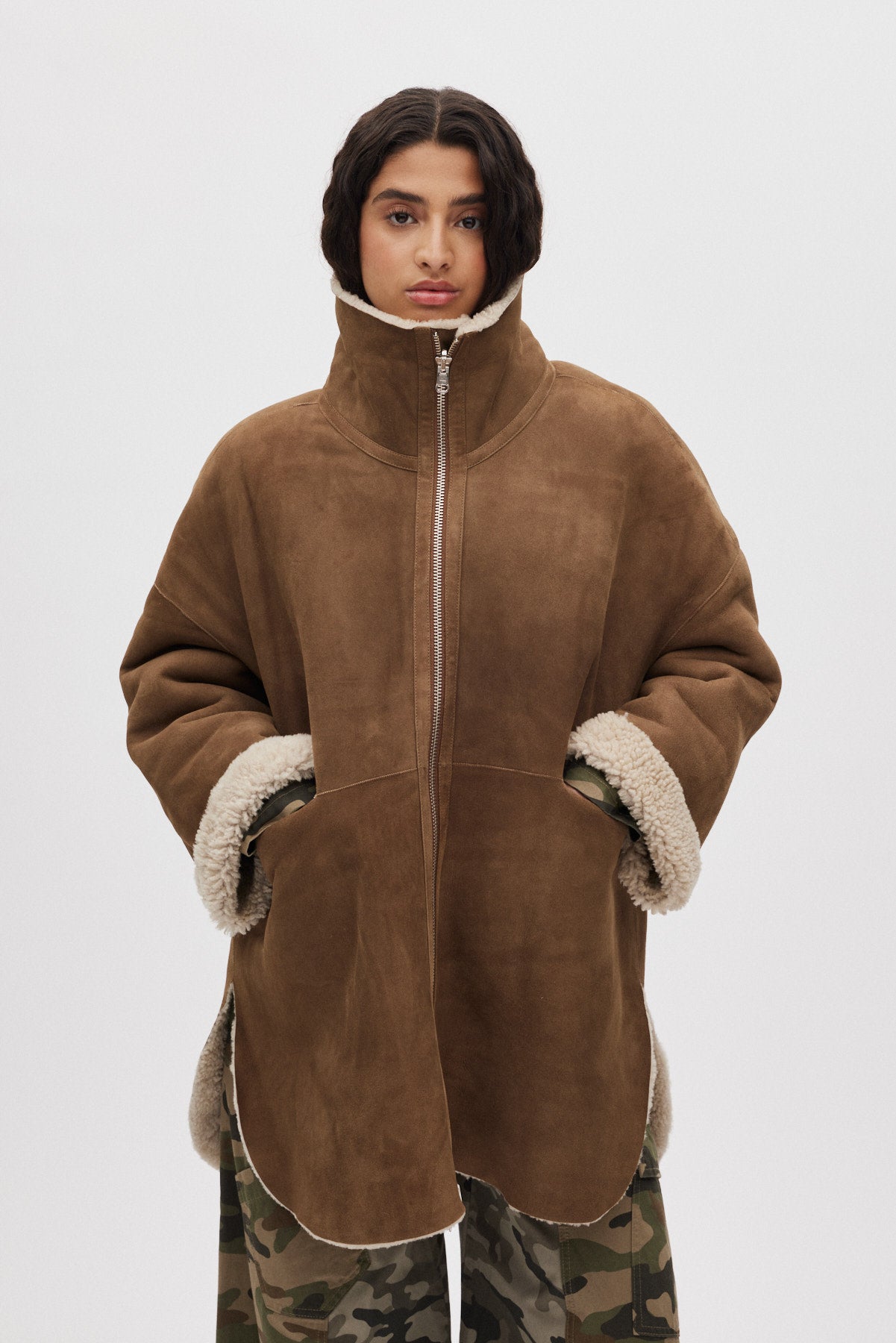 Ejsa - Shearling coat I Dark brown natural combo 2 - Rabens Saloner - DK