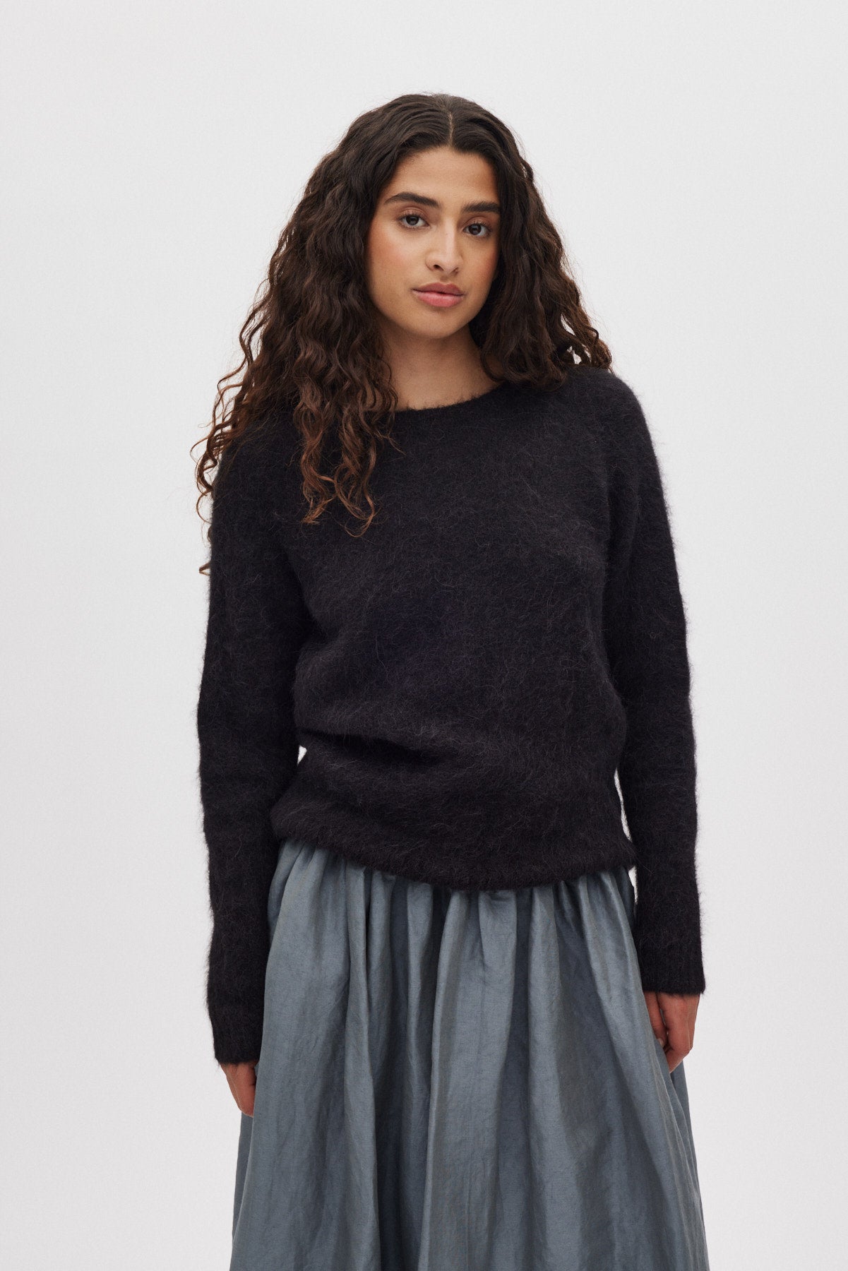 Dinea - Fluffy knit open back sweater I Black 1 - Rabens Saloner - DK