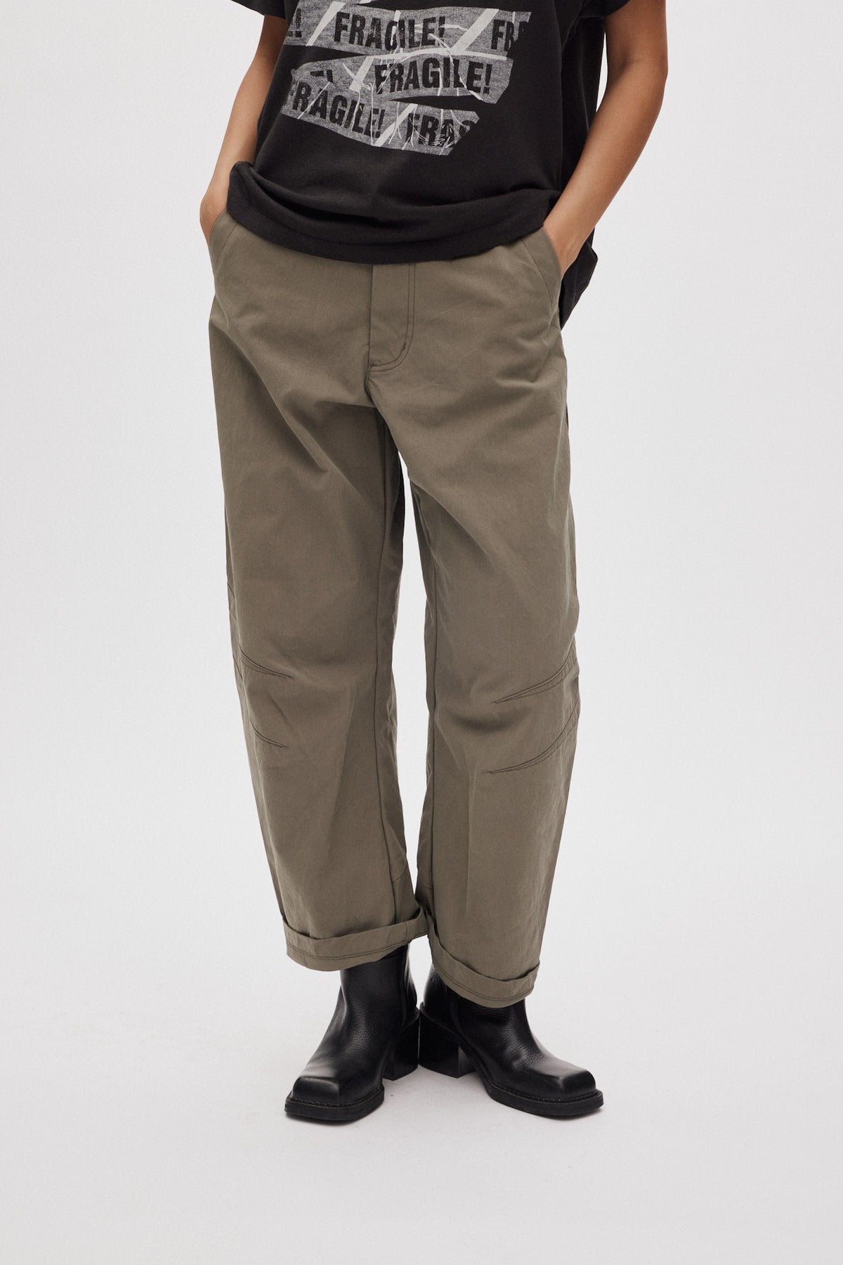 October - Utility shaped pants I Asphalt 2 - Rabens Saloner - DK