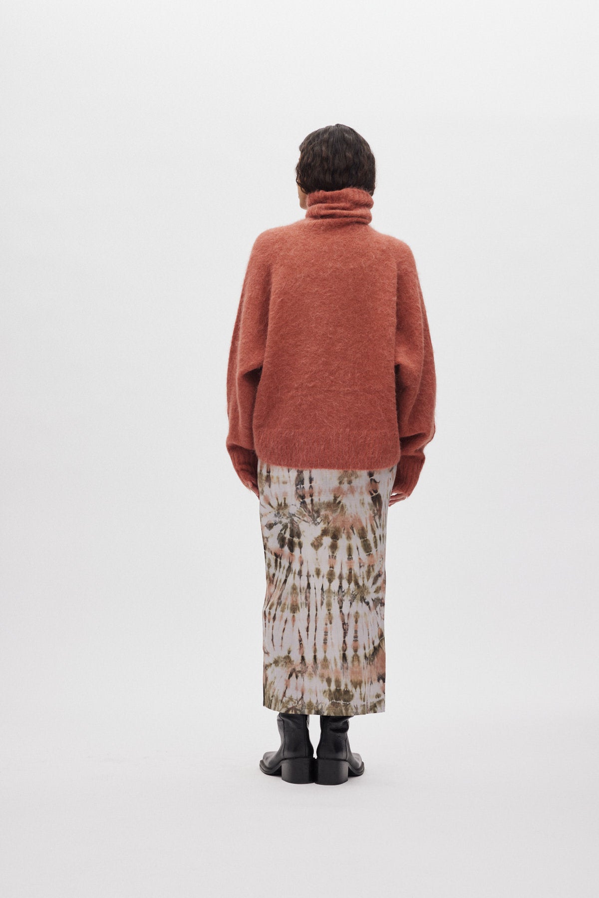 Mabeka - Fluffy knit funnel-neck sweater I Redwood 2 - Rabens Saloner - DK