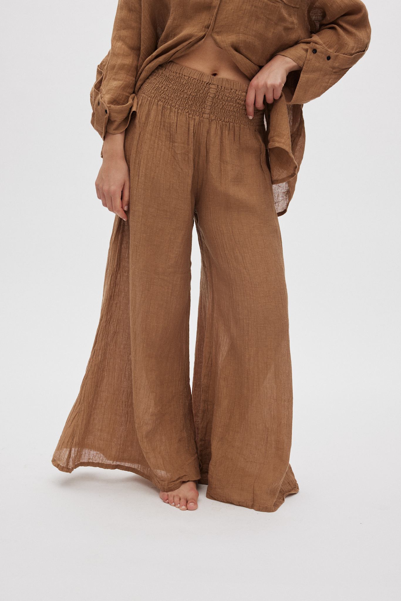 Karam - Crinkled wide leg pants I Walnut 10 - Rabens Saloner - DK
