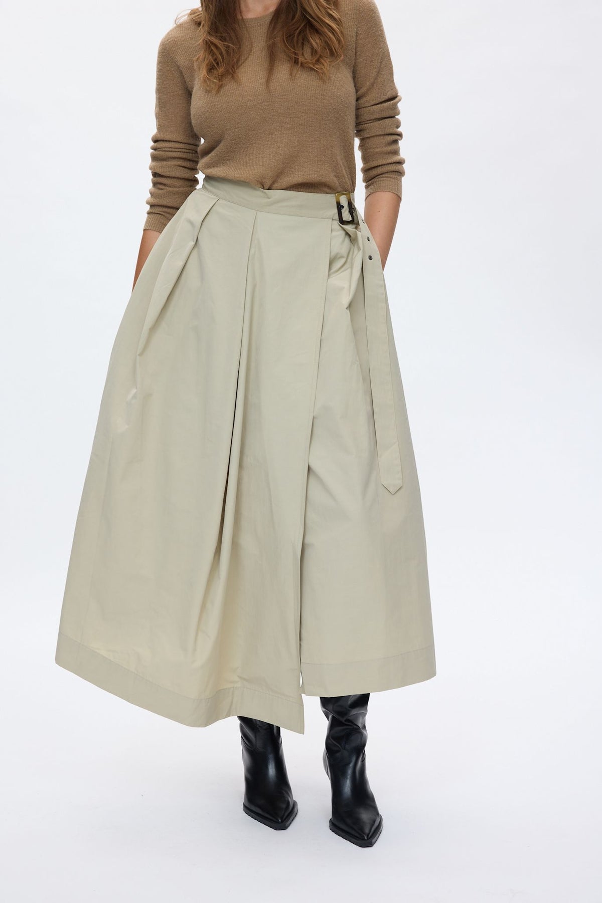 Esila - Weightless wrap skirt I Dark chalk 2 - Rabens Saloner - DK
