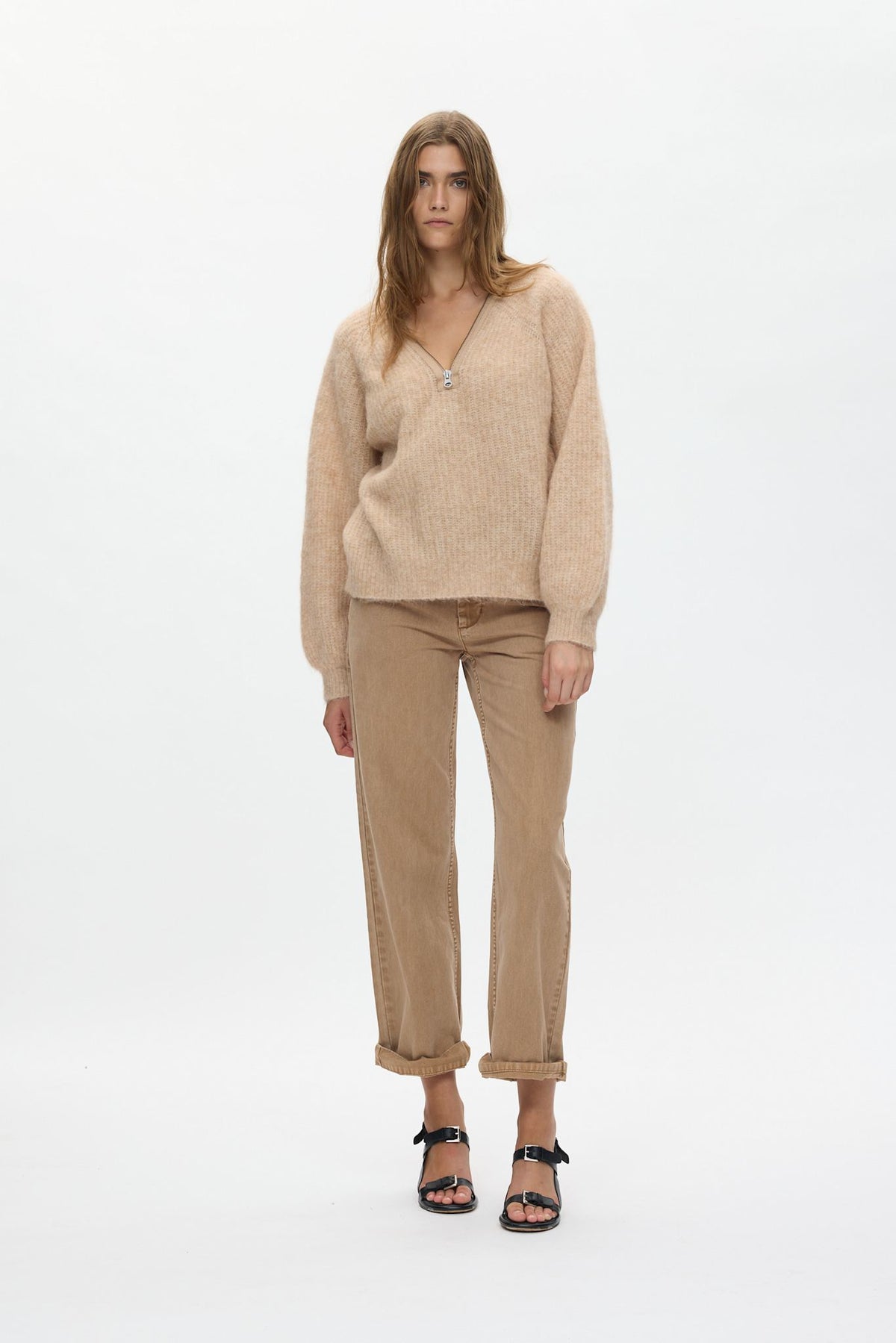 Maelle - Superlight knit zip opening sweater I Light camel 1 - Rabens Saloner - DK