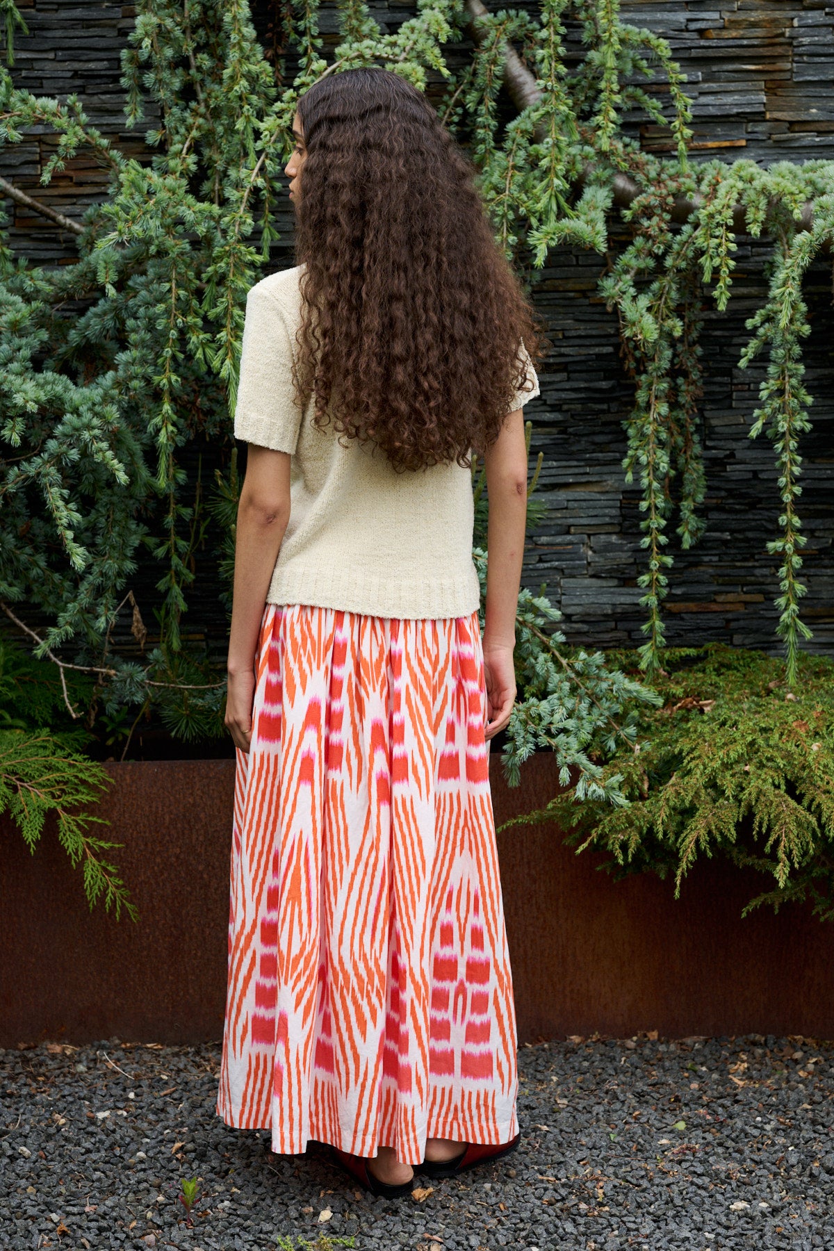 Almas - Ikat full skirt I Mandarin pink ivory 7 - Rabens Saloner - DK