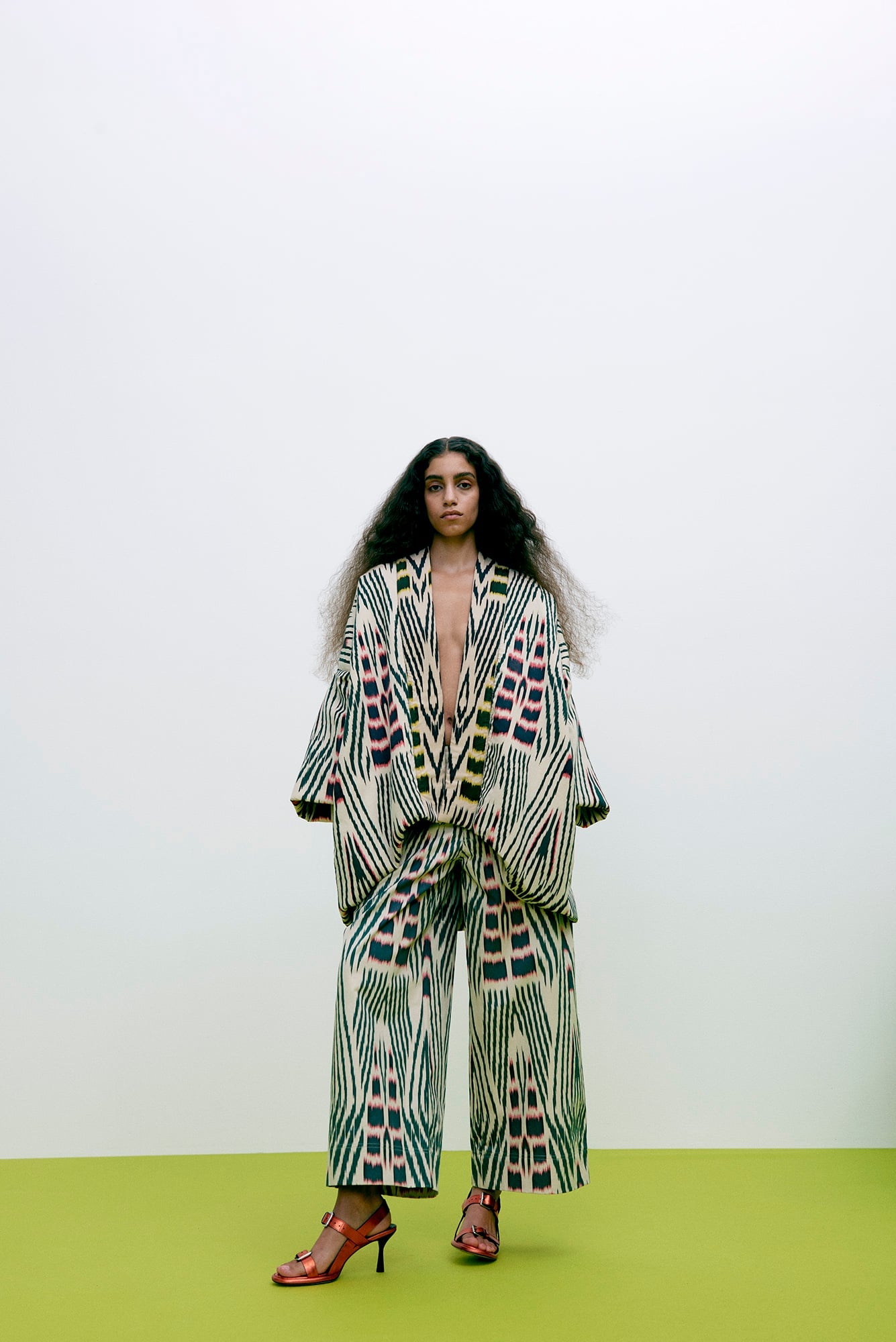 Amari - Ikat combat crop pants I Forest pink sand 6 - Rabens Saloner - DK