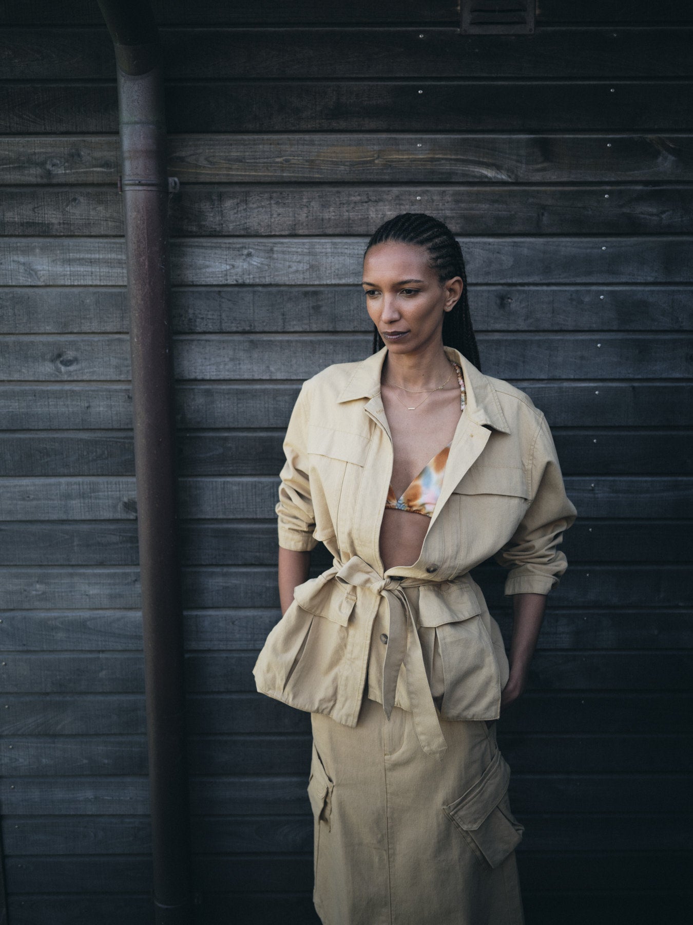 Sienna - Texture canvas belted jacket I Sand 11 - Rabens Saloner - DK