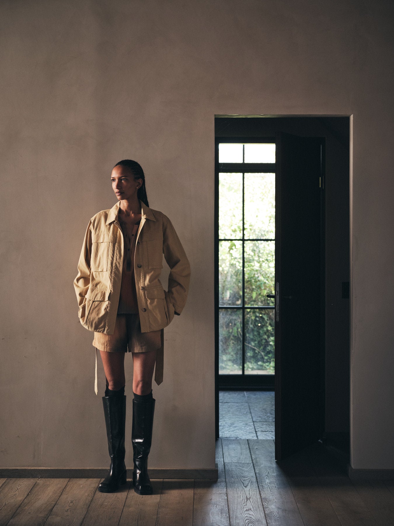 Sienna - Texture canvas belted jacket I Sand 6 - Rabens Saloner - DK