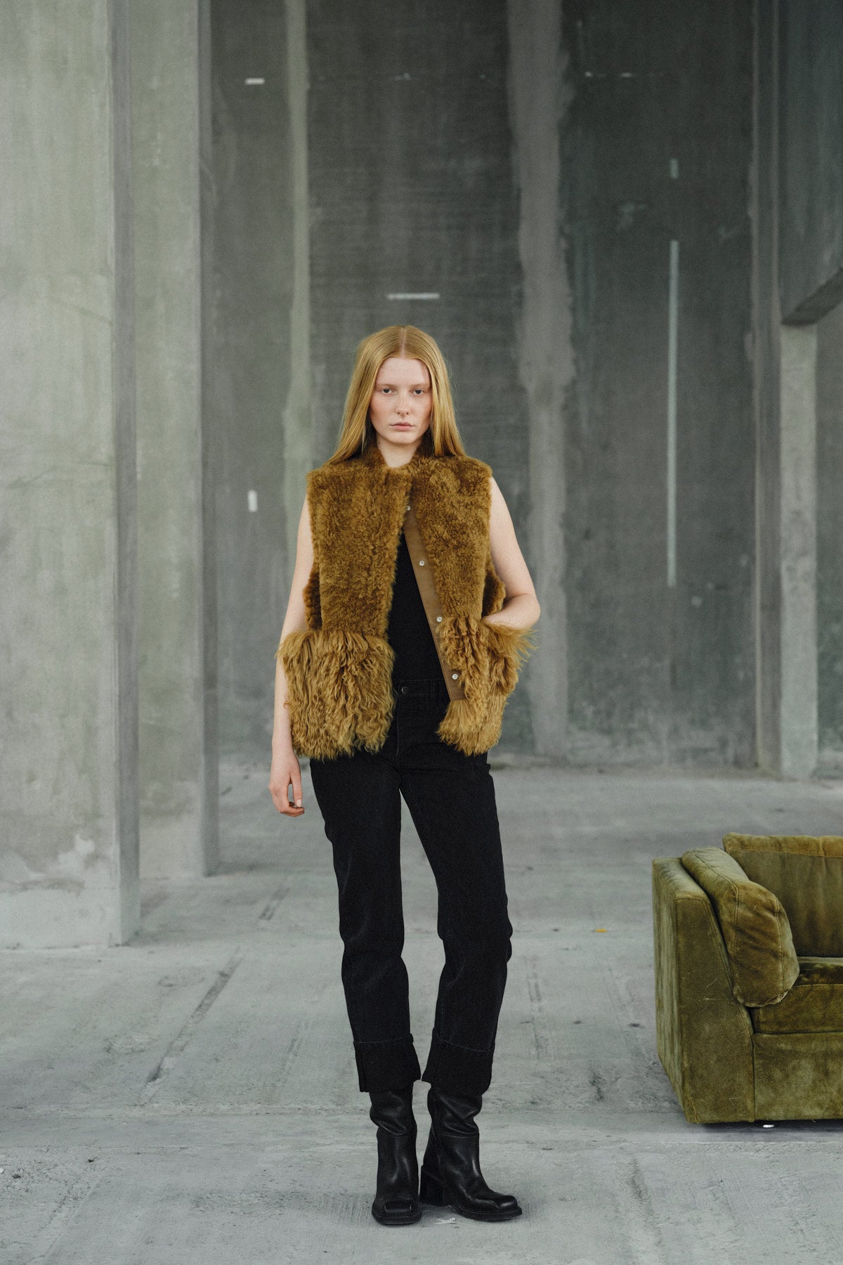 Channe - Shearling vest I Camel 6 - Rabens Saloner - DK