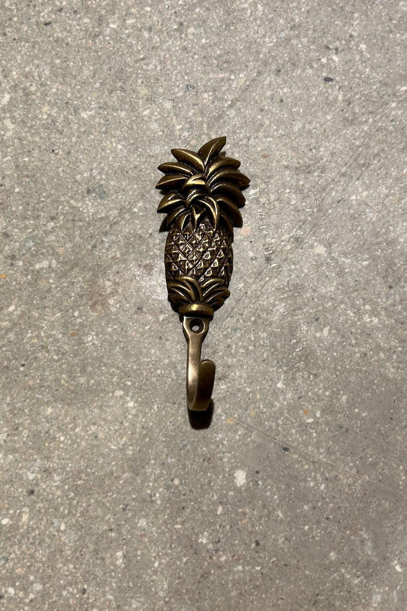 Small Pineapple Hook - Rabens Apartment I Matte Brass 4 - Rabens Saloner - DK