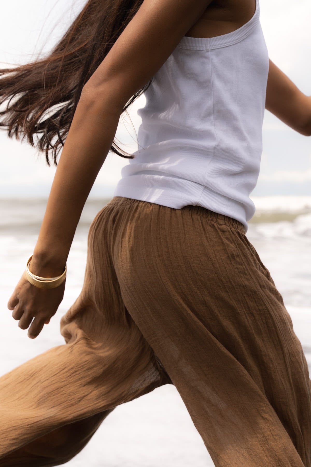 Karam - Crinkled wide leg pants I Walnut 8 - Rabens Saloner - DK
