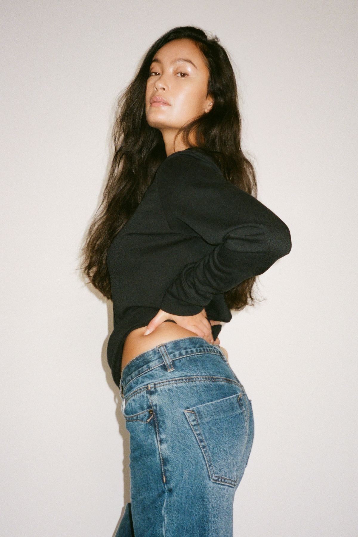 Hila - Light stretch crew neck top I Jet black 3 - Rabens Saloner - DK