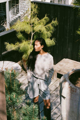 Hila - Light stretch crew neck top I Grey honey stripe 1 - Rabens Saloner - DK
