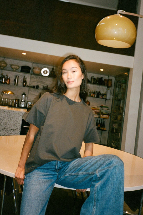 Margot - Light stretch cropped t-shirt I Faded black 2 - Rabens Saloner - DK