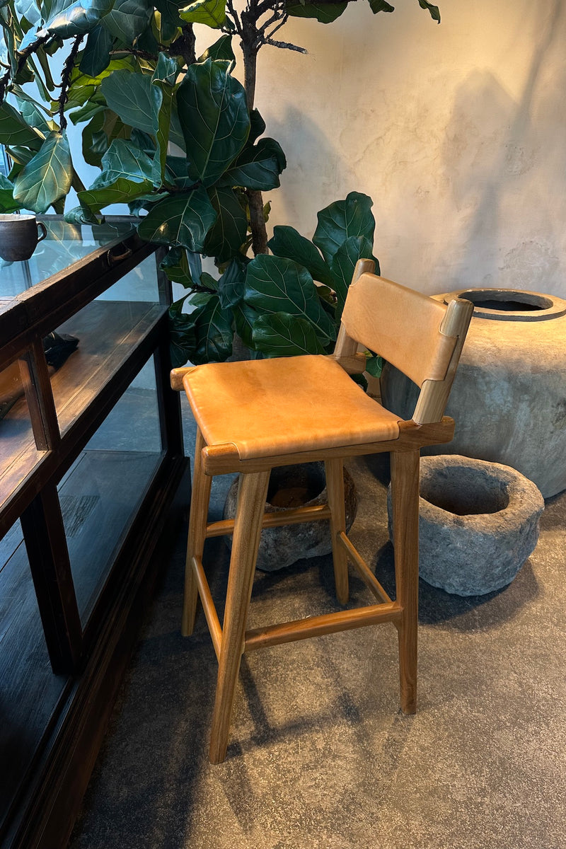 Leather bar stool w/backrest - Leather stool I Natural leather    2 - Rabens Saloner - DK