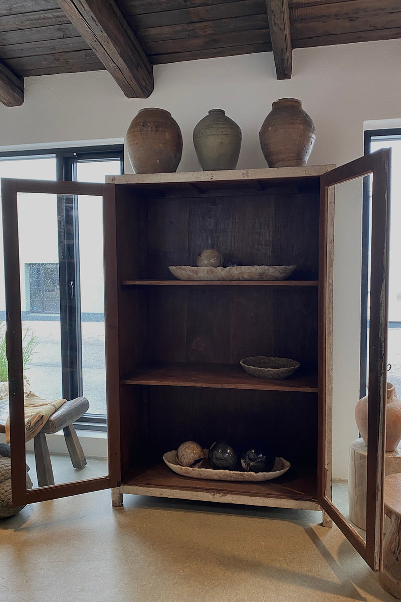 Antique cabinet w/glass doors - Antique cabinet I Antique creme    3 - Rabens Saloner - DK