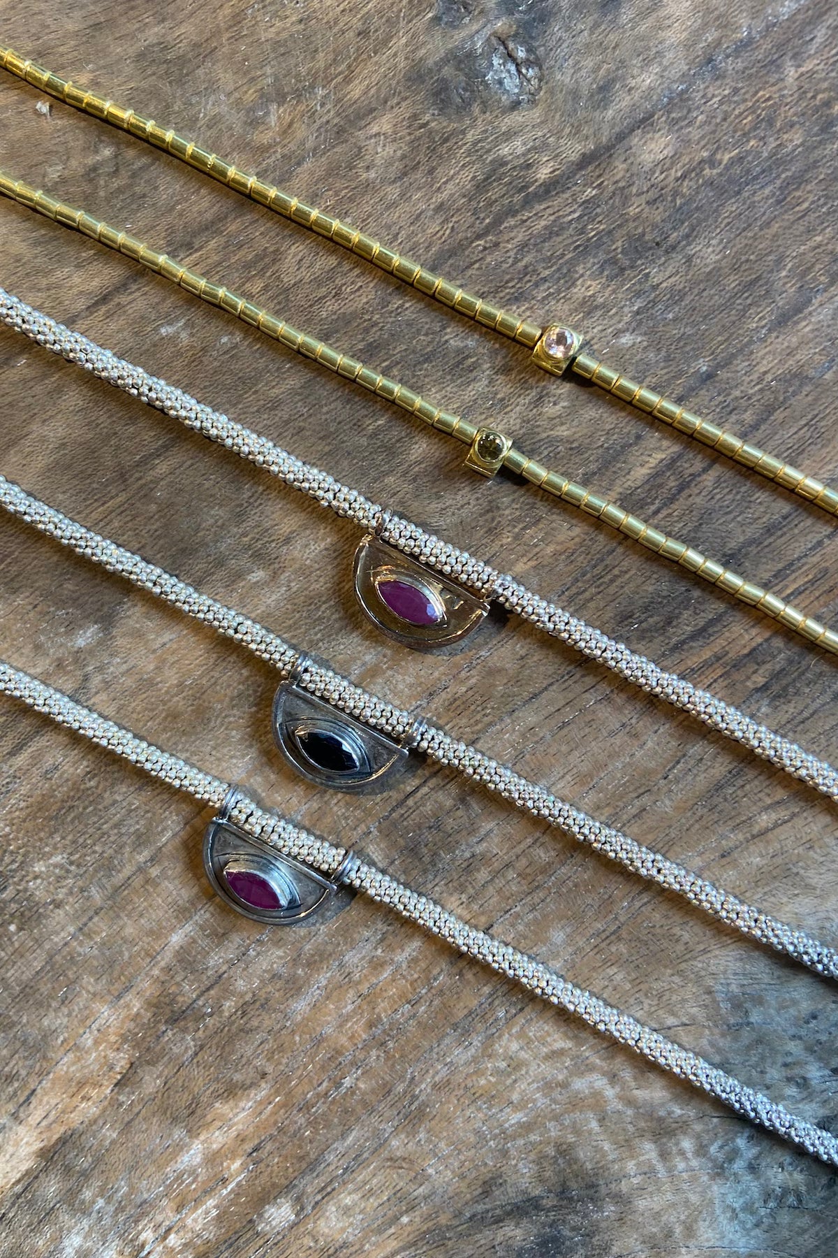 Nafsu - Bead Bracelet w/Ruby eye    3 - Rabens Saloner - DK