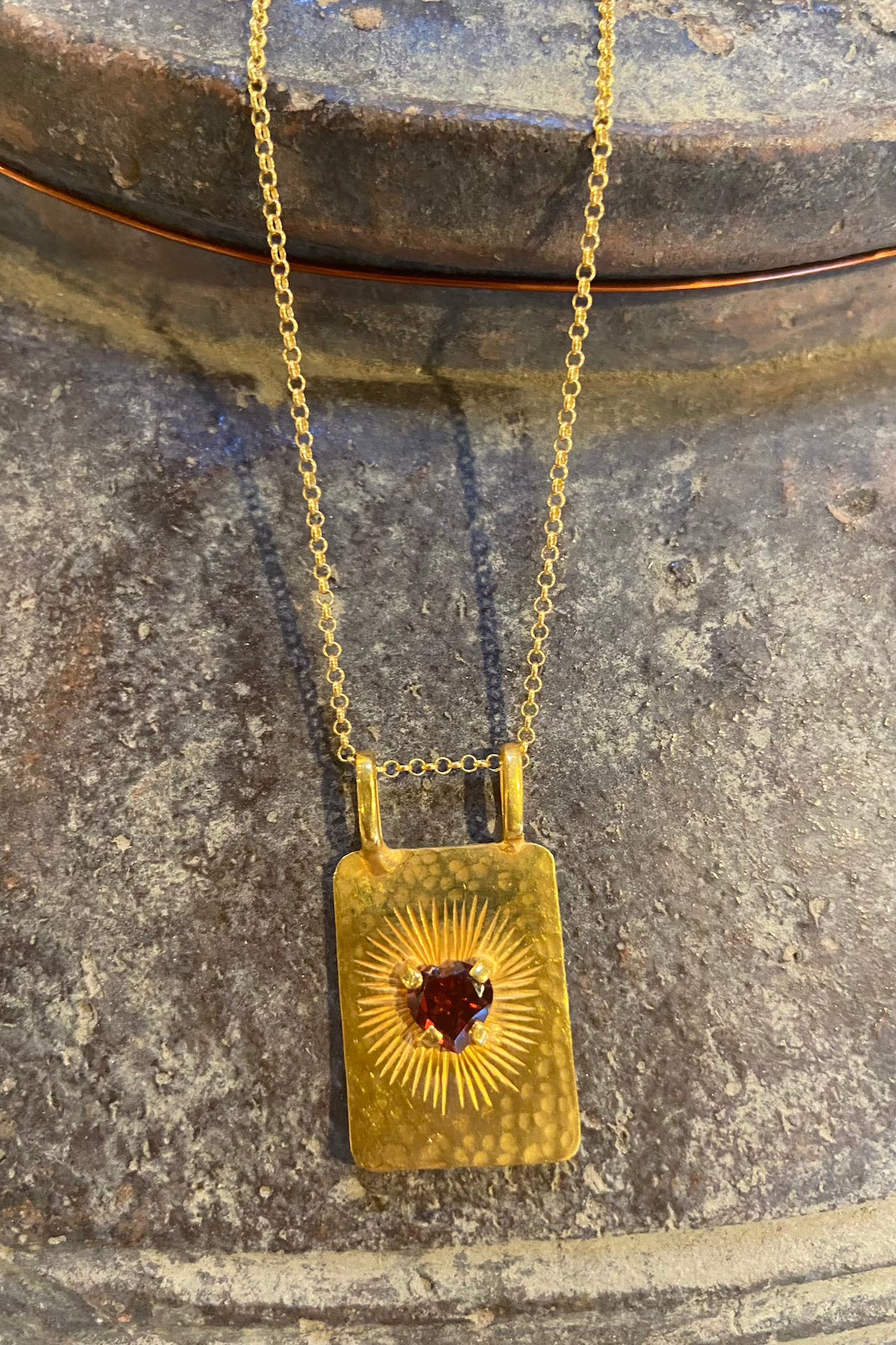 Nafsu - Heart Pendant Necklace    4 - Rabens Saloner - DK