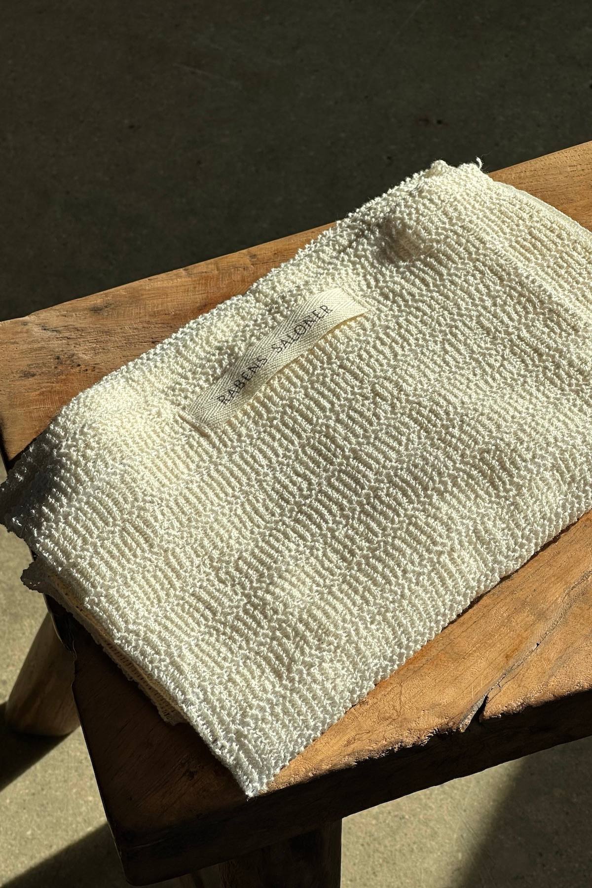 Exfoliating towel - Exfoliating towel I Creme 2 - Rabens Saloner - DK