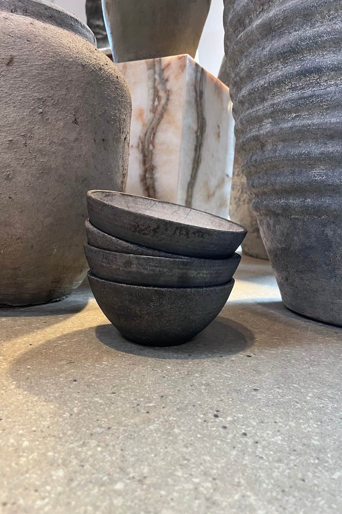Hand Made Ceramic Bowl - Visby Ceramics I Dark Grey 2 - Rabens Saloner - DK