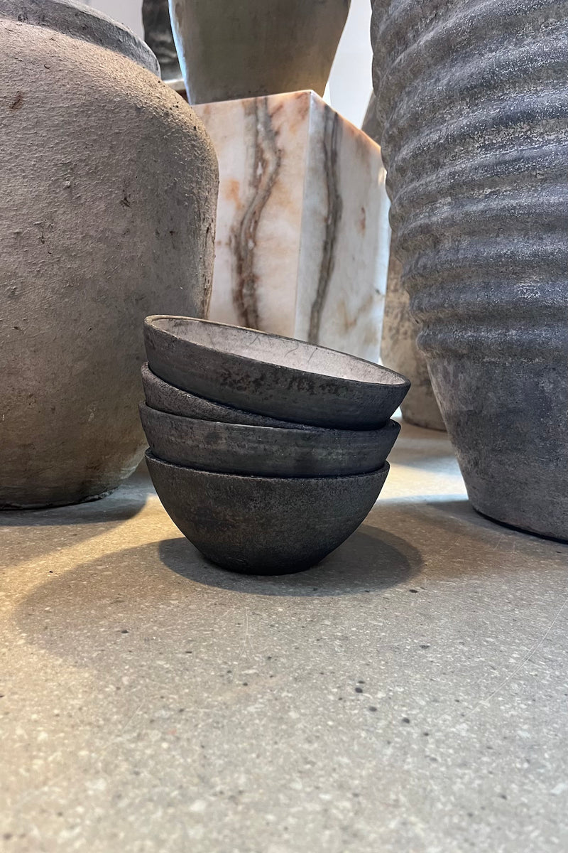 Hand Made Ceramic Bowl - Visby Ceramics I Dark Grey    1 - Rabens Saloner - DK