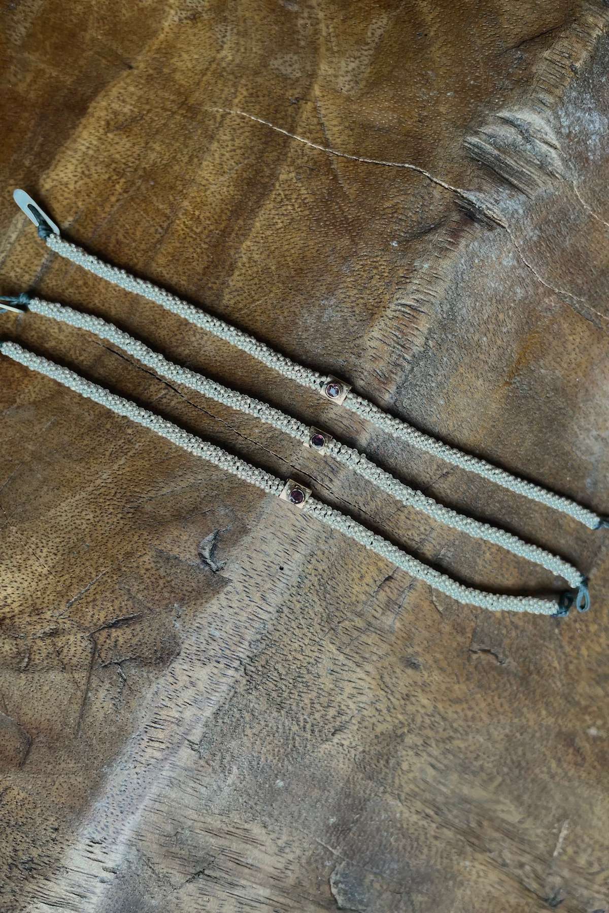 Nafsu - Bracelet w/gold square pendant I Purple stone 4 - Rabens Saloner - DK