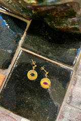 Nafsu - Gold earstick w/round eye pendant