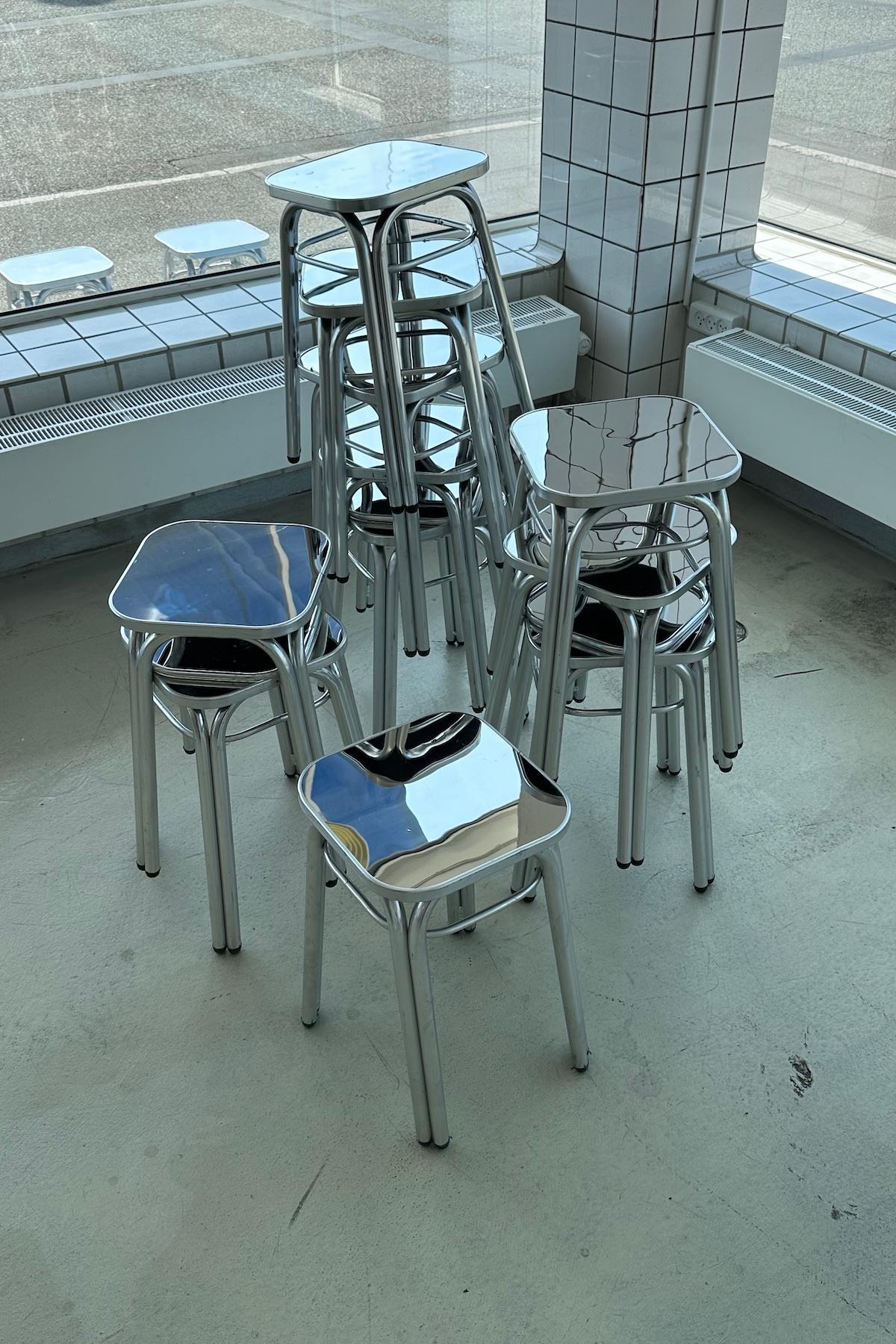 Aluminium Stool with Mirror Seat I Set of 2 - Rabens Apartment I Silver 8 - Rabens Saloner - DK