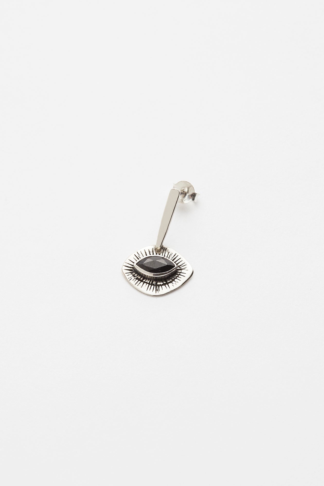 Nafsu - Silver earstick w/eye pendant I Sapphire Sapphire 2 - Rabens Saloner - DK